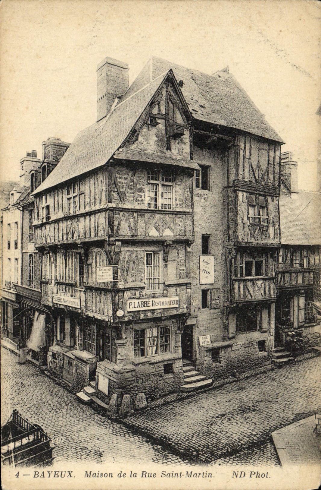 CPA Bayeux Maison de la rue Saint Martin