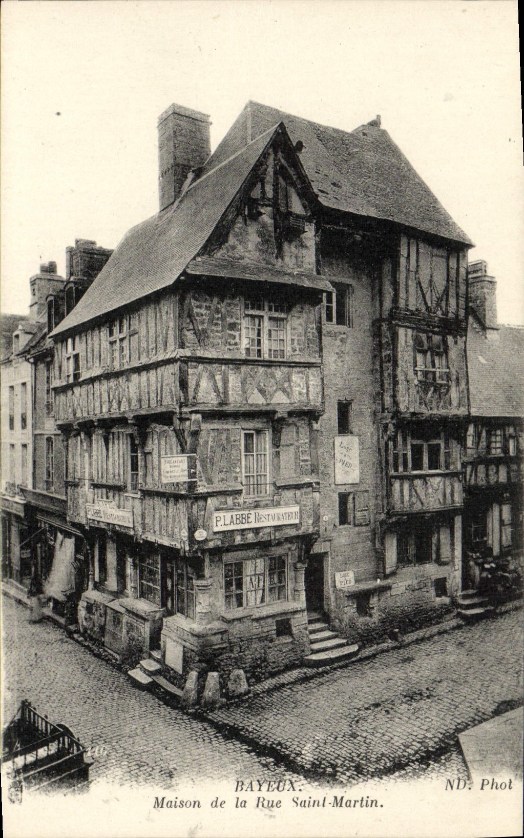 CPA Bayeux Maison de la rue Saint Martin
