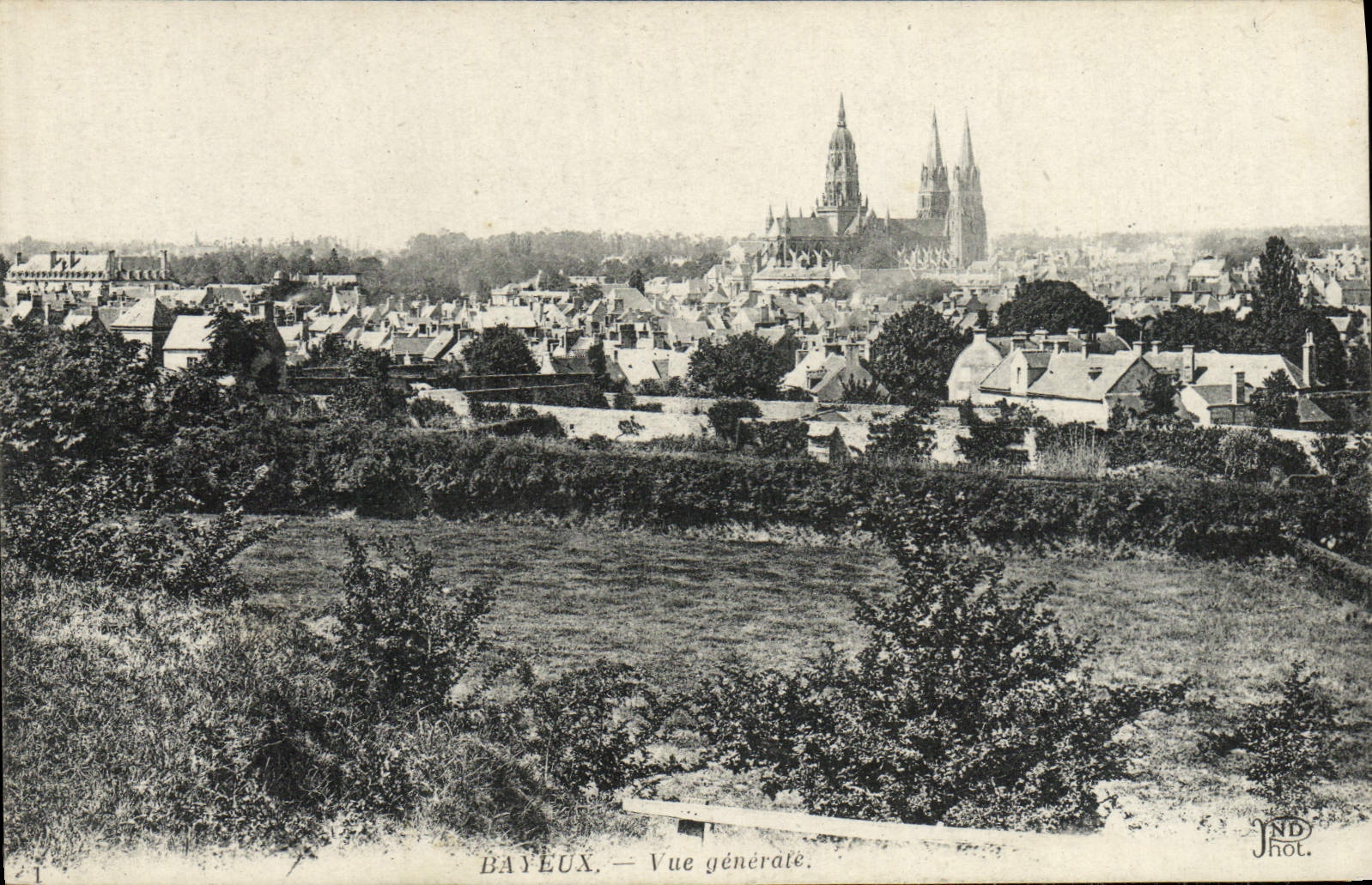 CPA Bayeux Vue generale