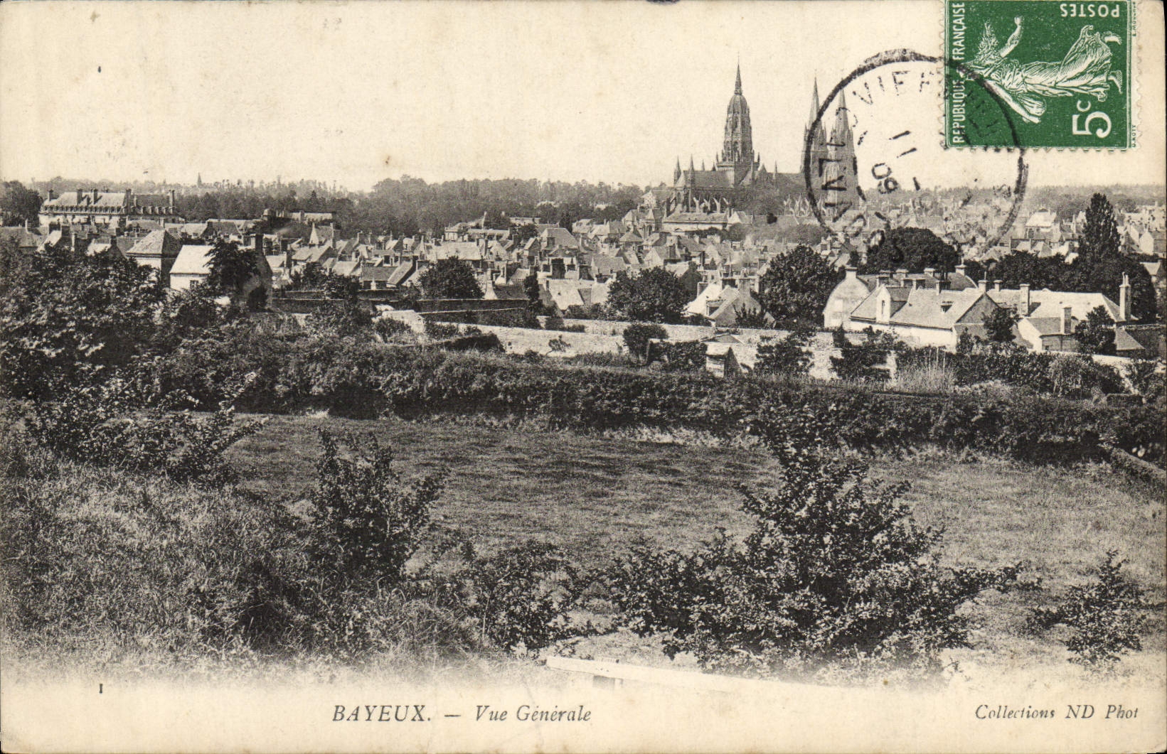 CPA Bayeux Vue generale