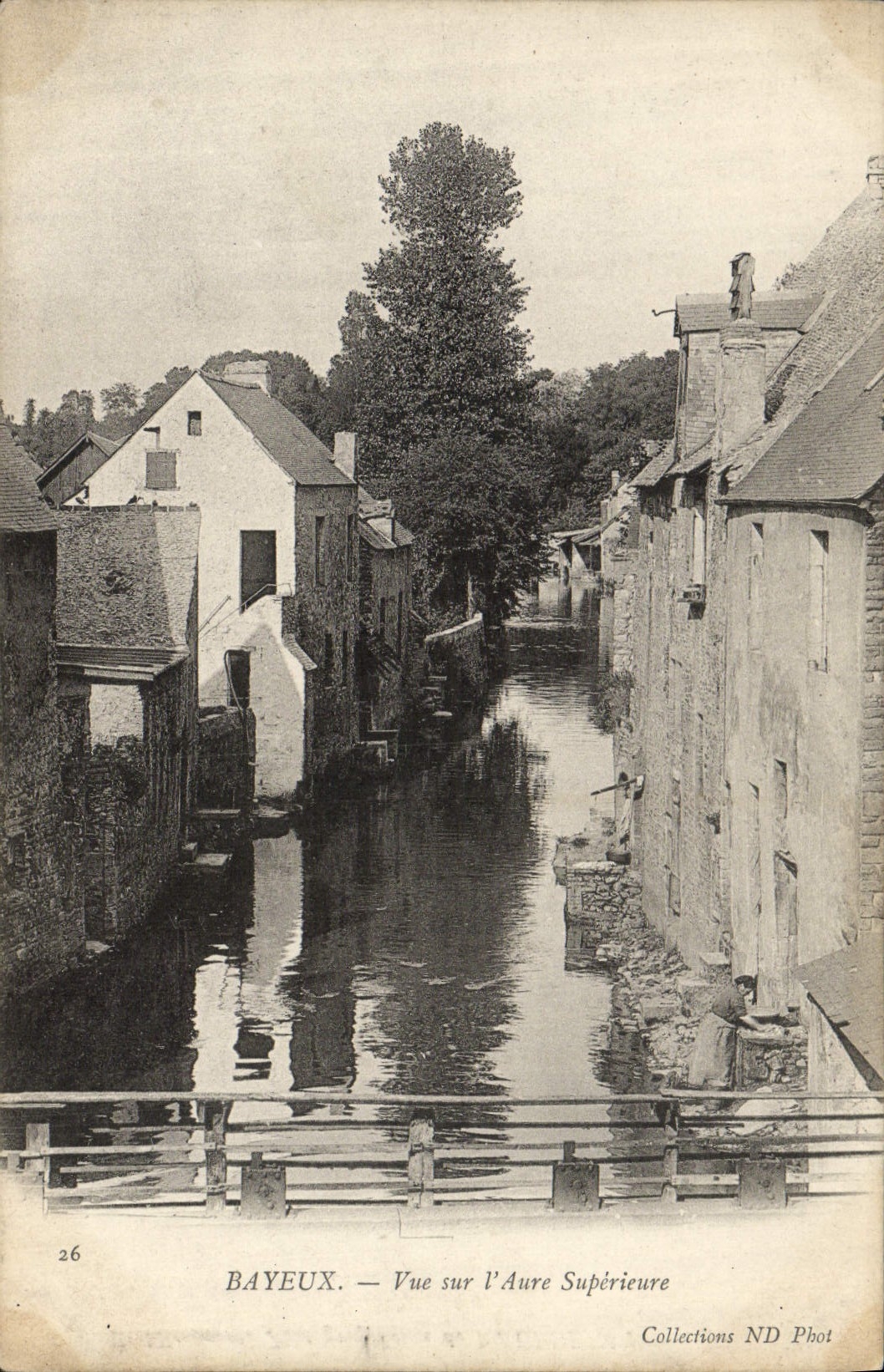 POSTAL Bayeux de la VENDIMIA vista en un aure más alto