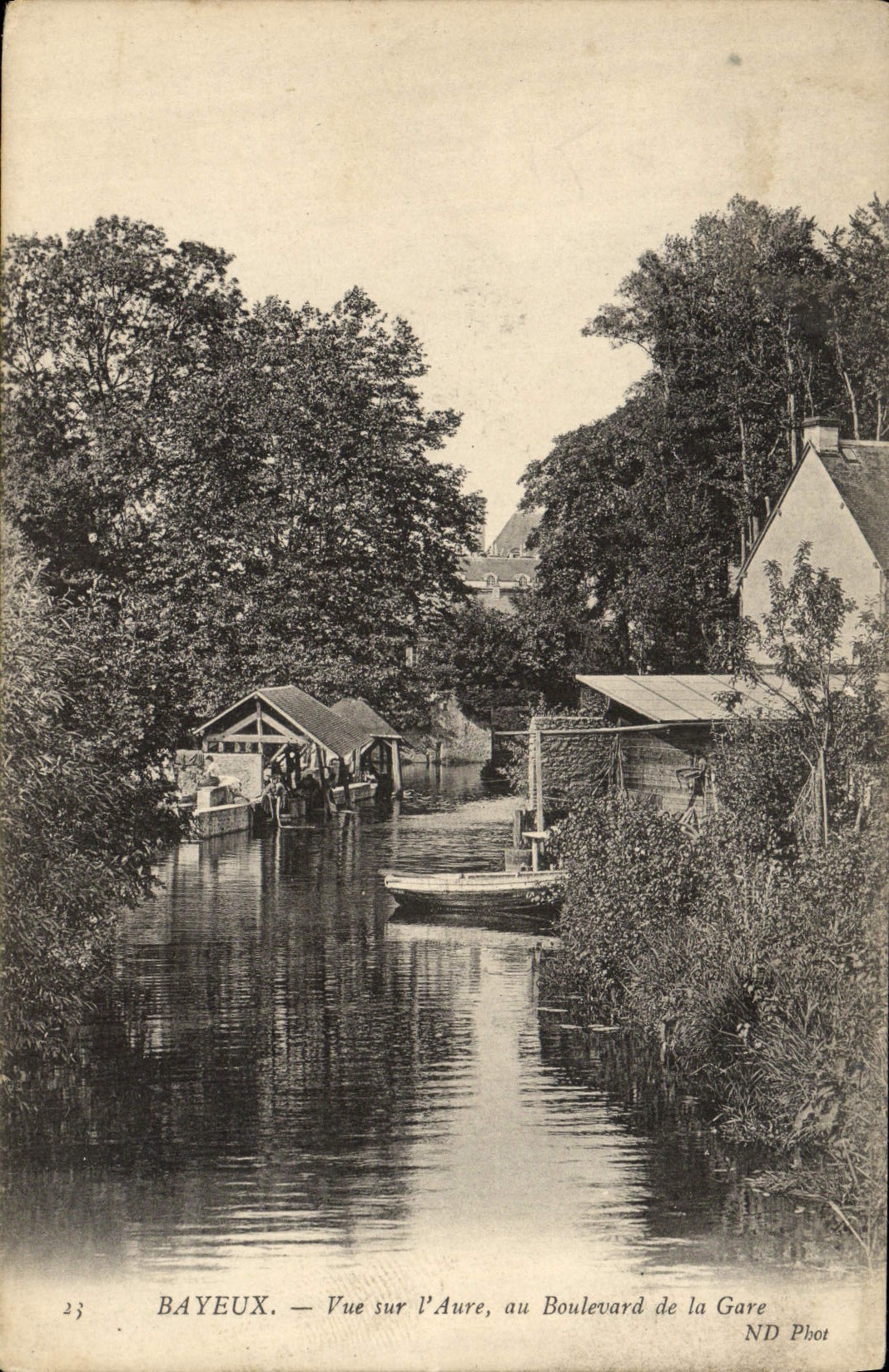 CPA Bayeux Vue sur l'aure au boulevard de la gare