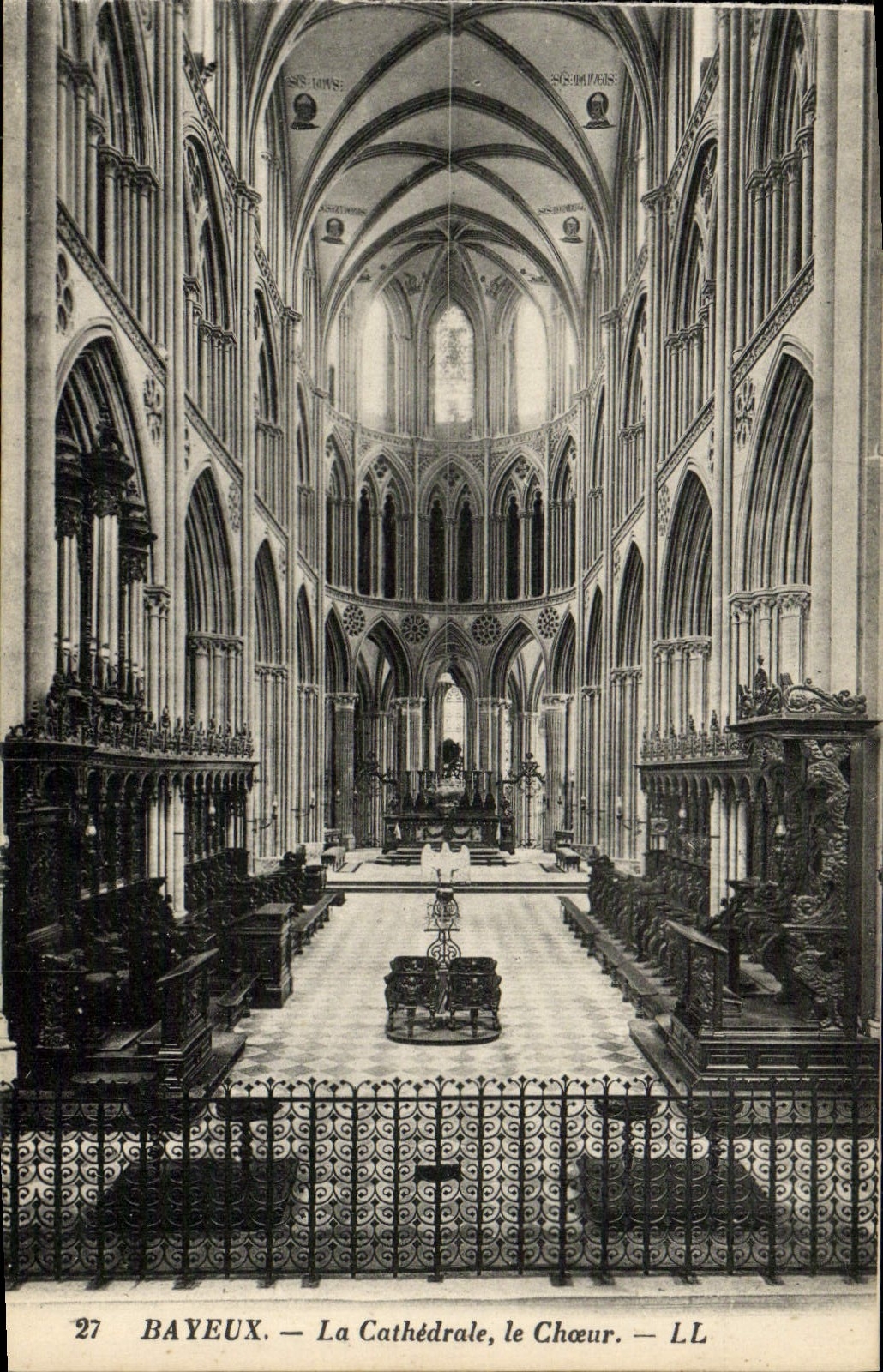 CPA Bayeux La Cathedrale le choeur