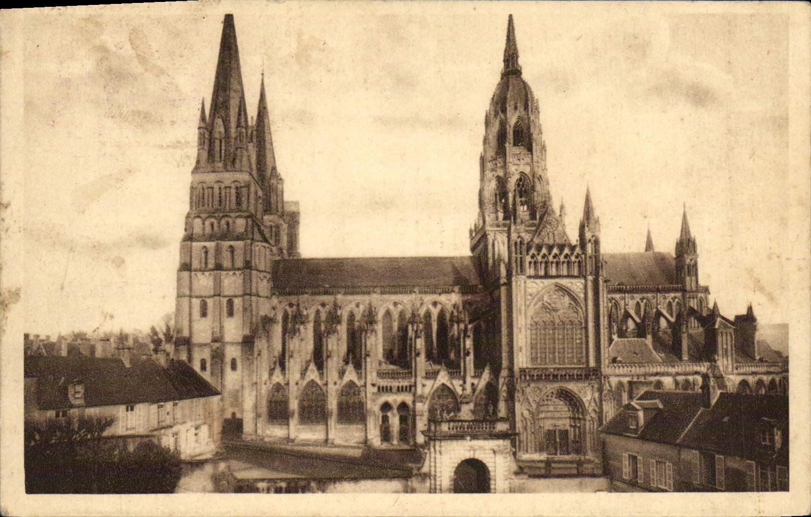 CPA Bayeux le cathedrale