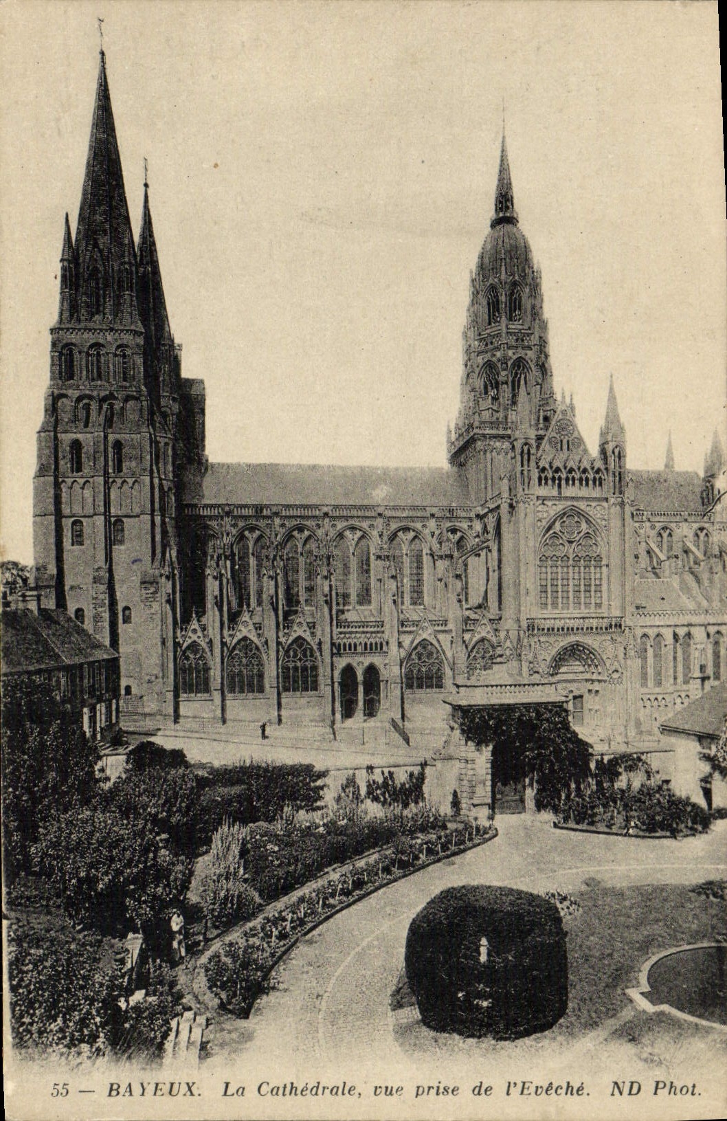 POSTAL Bayeux de la VENDIMIA la catedral vista del eveche