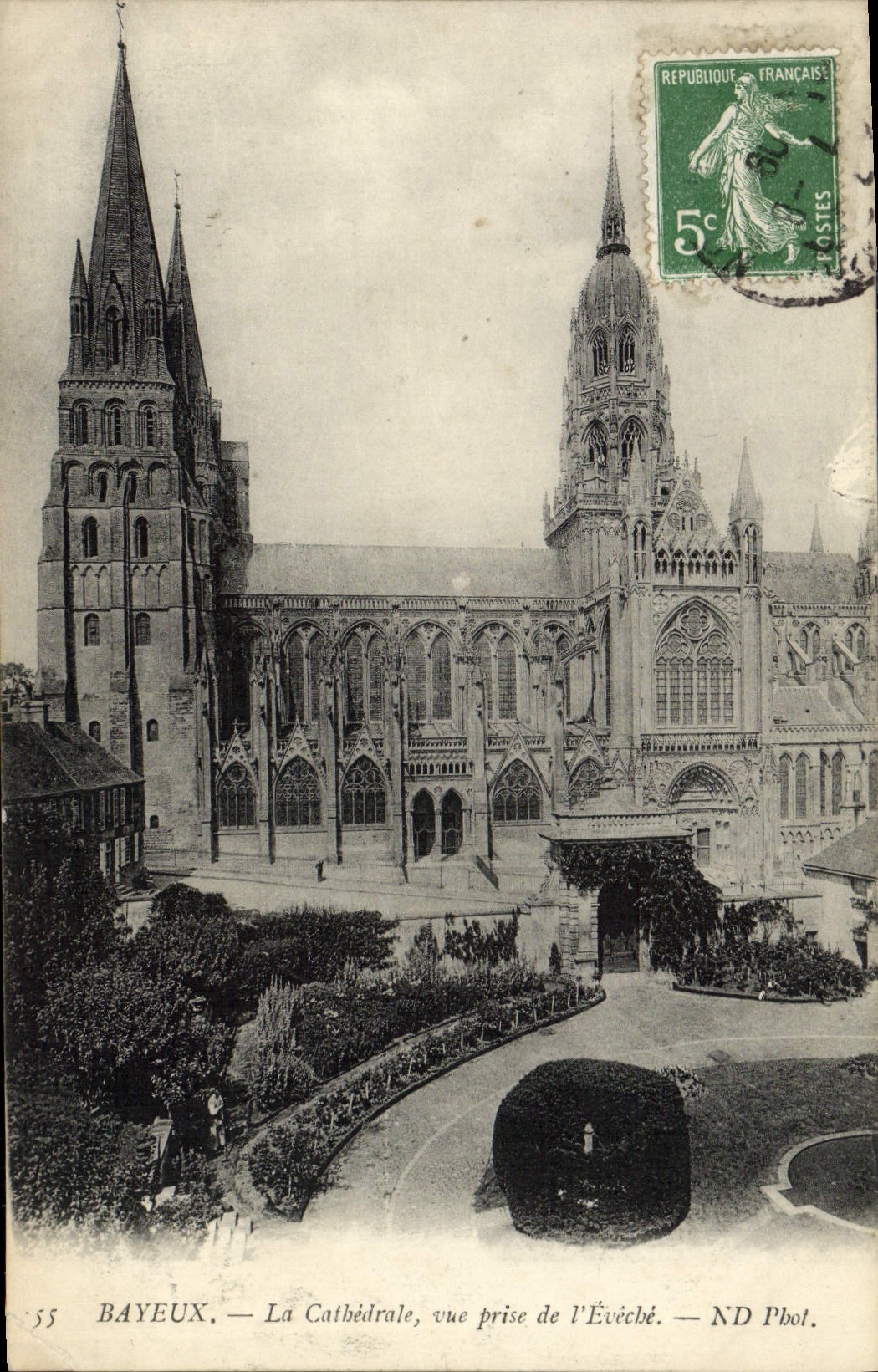 CPA Cathedrale de Bayeux vue prise de l'eveche