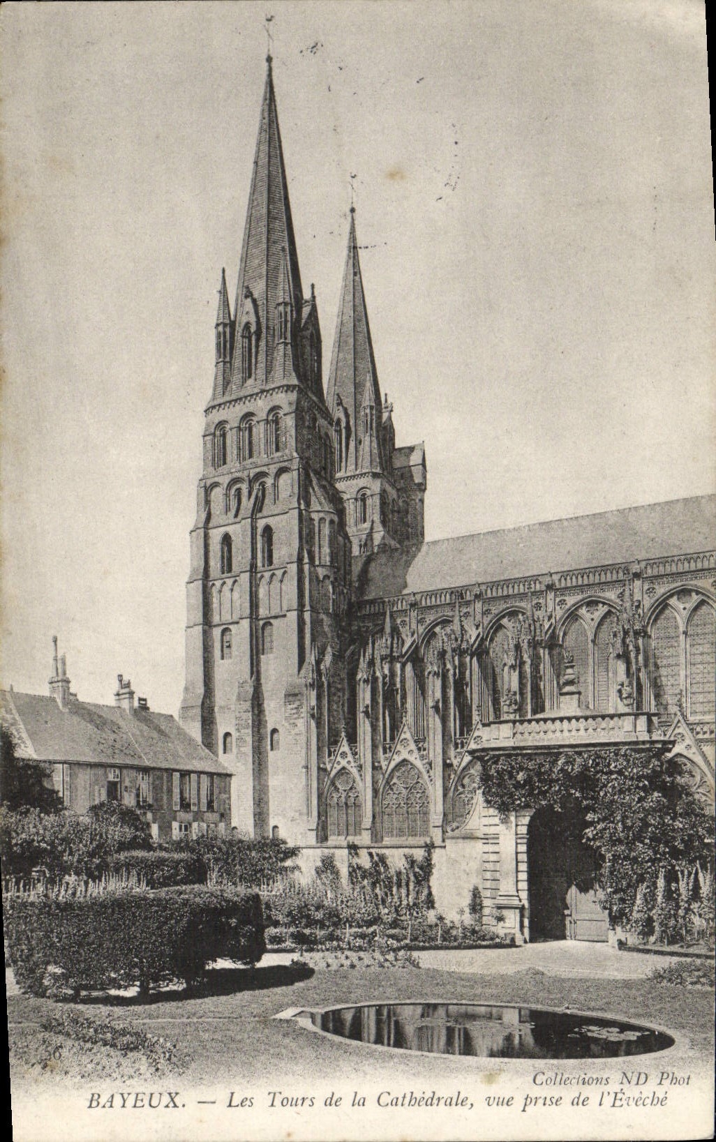 CPA Cathedrale de Bayeux vue prise de l'eveche