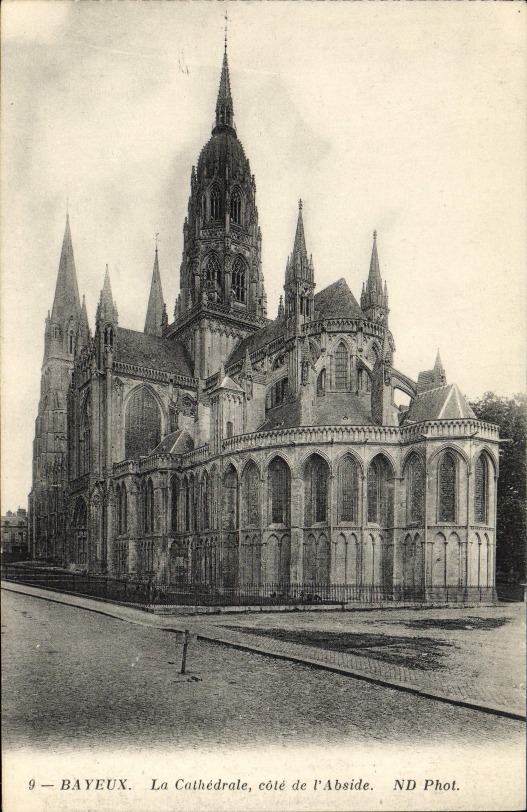 La POSTAL Bayeux de la VENDIMIA la catedral dimensiona apse