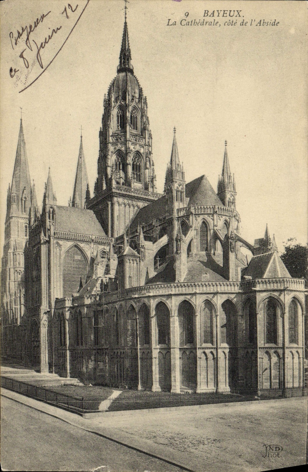 CPA Bayeux le cathedrale