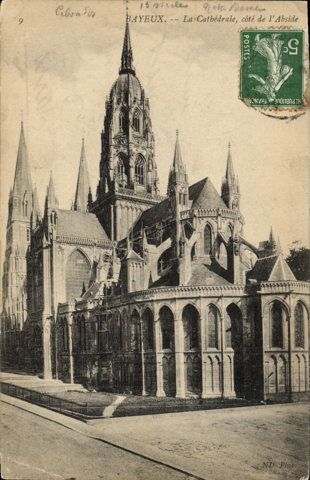 CPA Bayeux le cathedrale Cote de l'abside 