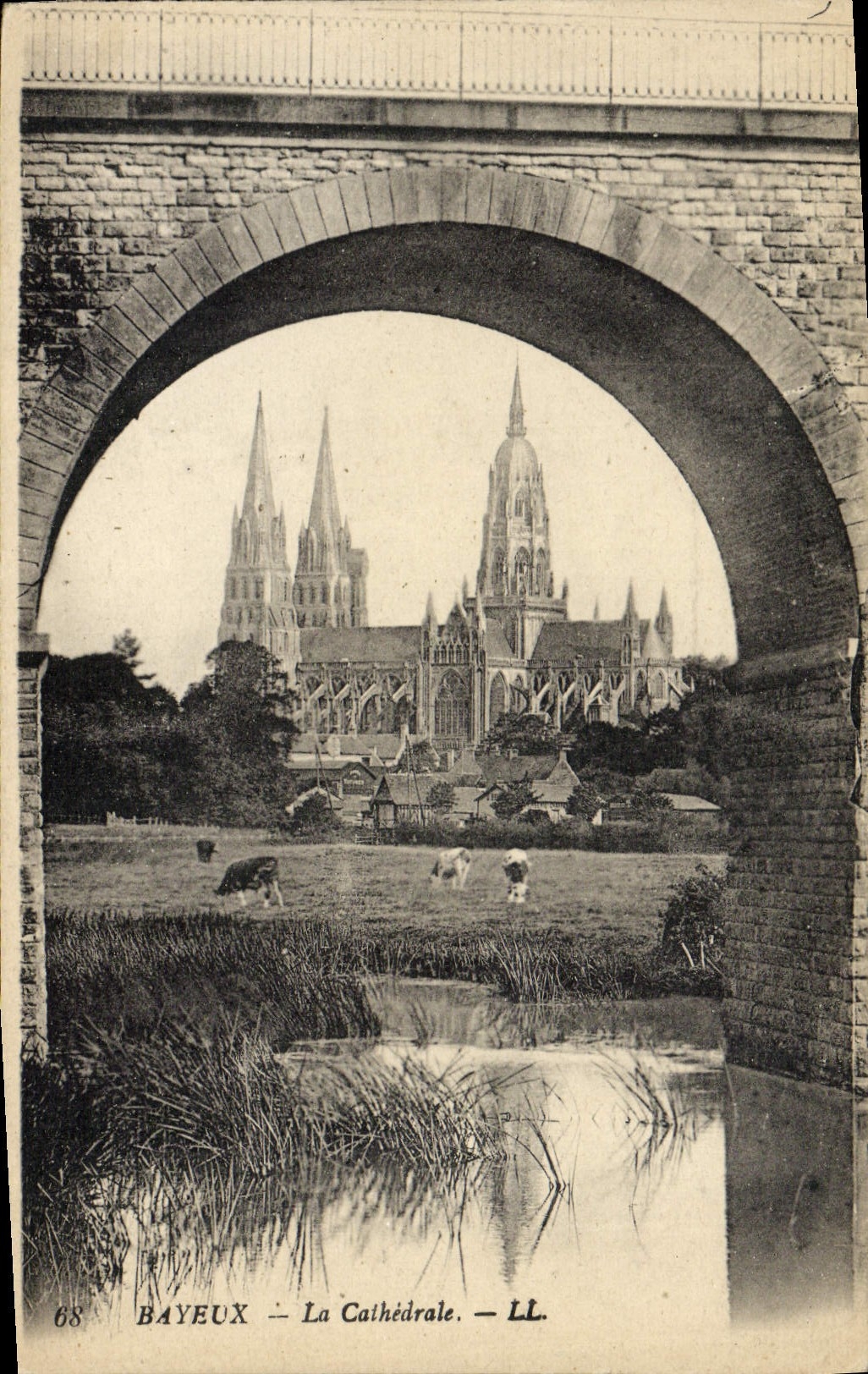 CPA Bayeux le cathedrale