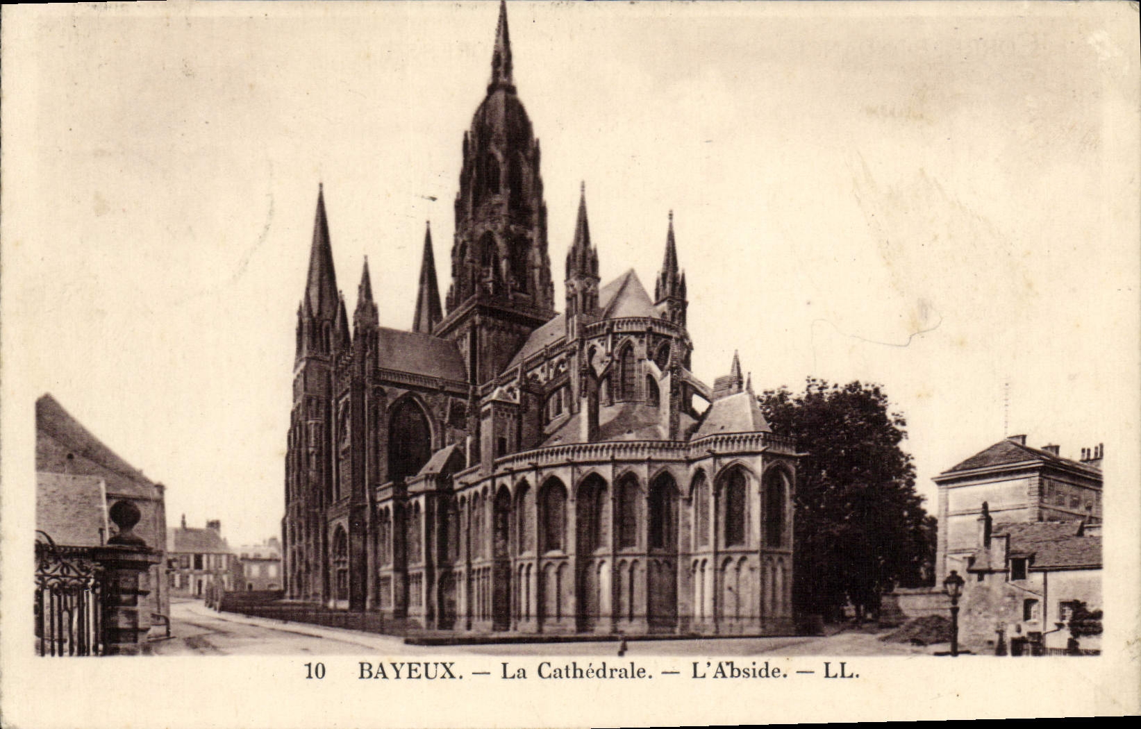 CPA Bayeux La Cathedrale L'Abside