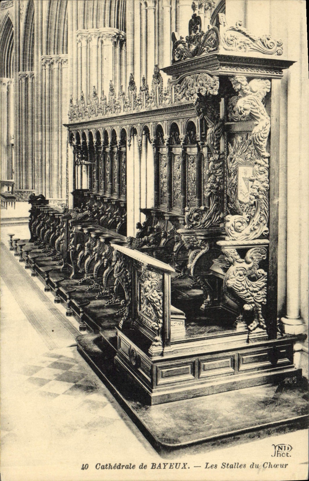 Paradas de la catedral de Bayeux de la POSTAL de la VENDIMIA del estribillo