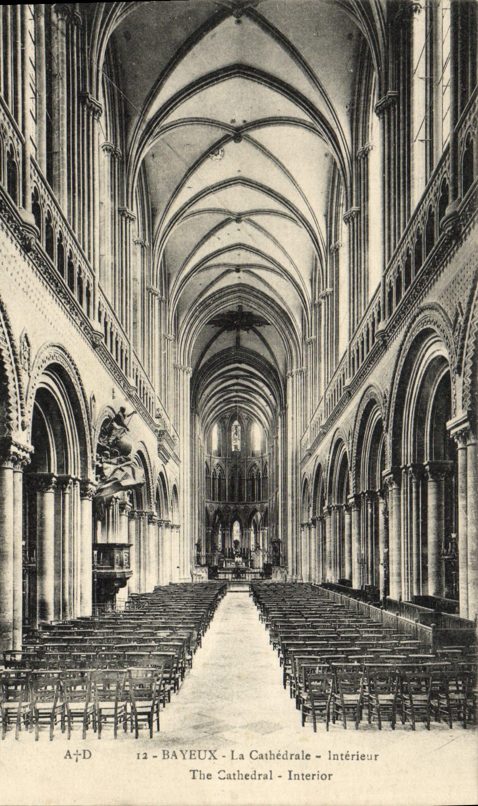 CPA Bayeux Cathedrale Interieur