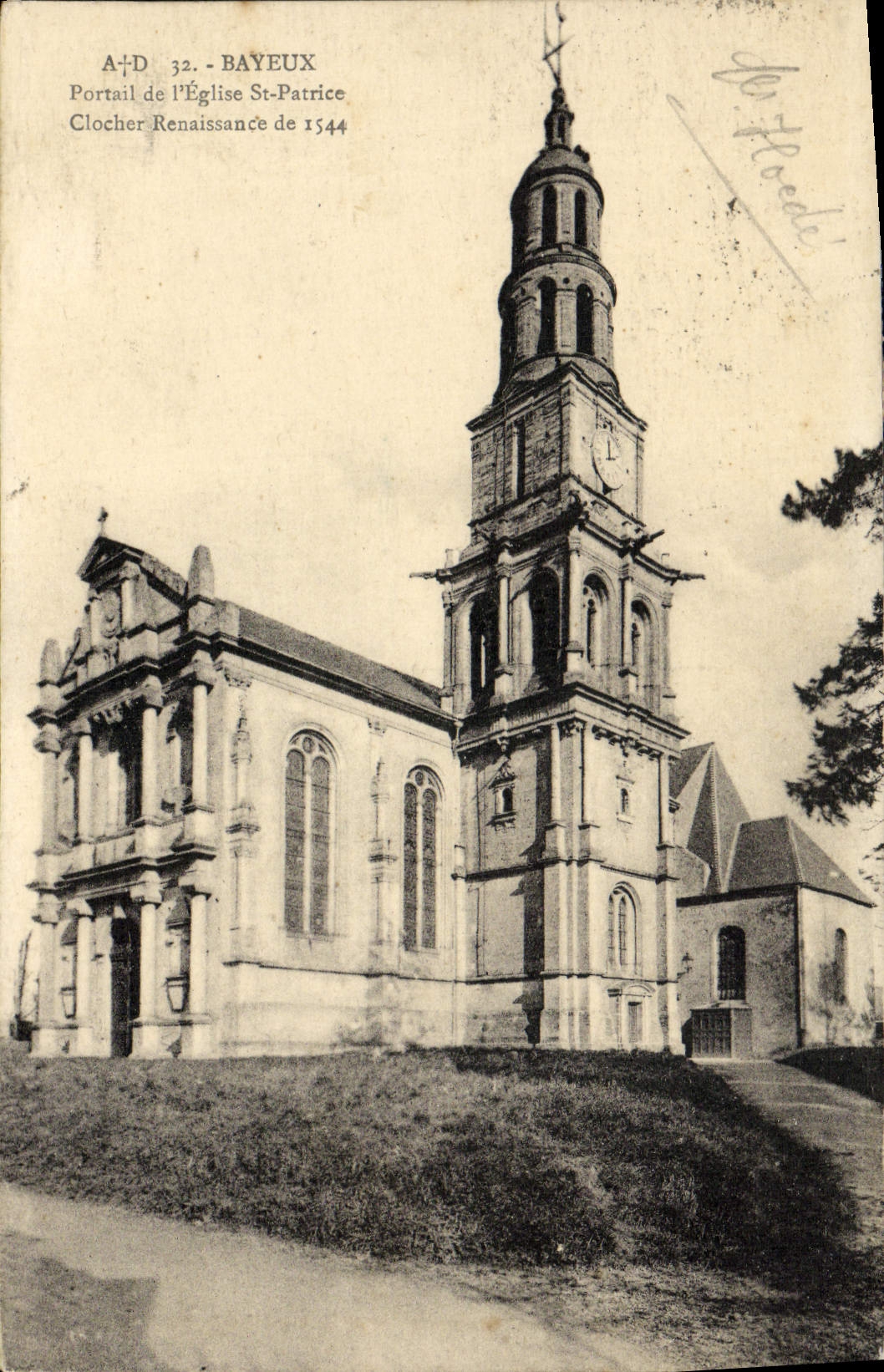 Puerta de Bayeux de la POSTAL de la VENDIMIA de la Campana-torre del St Patrice de la iglesia Renacimiento de 1544