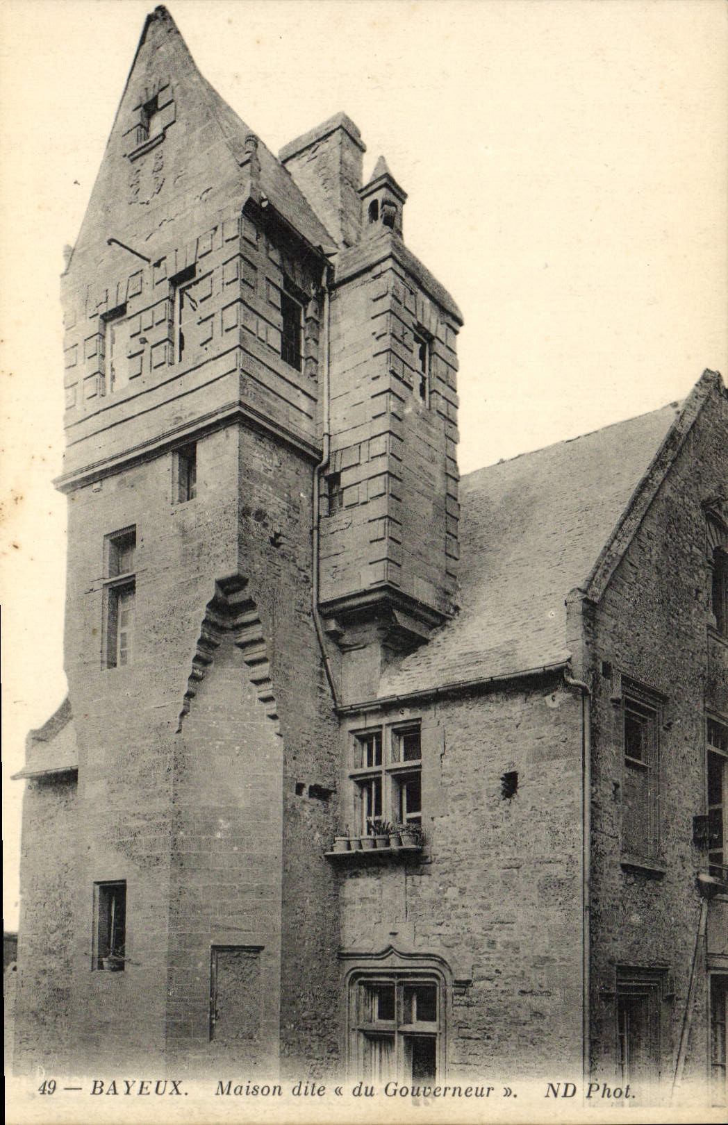 CPA Bayeux Maison dite du Gouverneur
