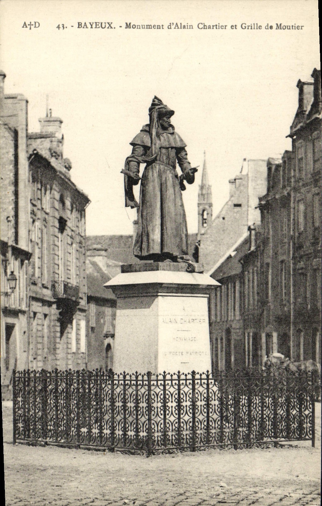 Monumento de Bayeux de la POSTAL de la VENDIMIA de Alain Chartier y rejilla de Moutier