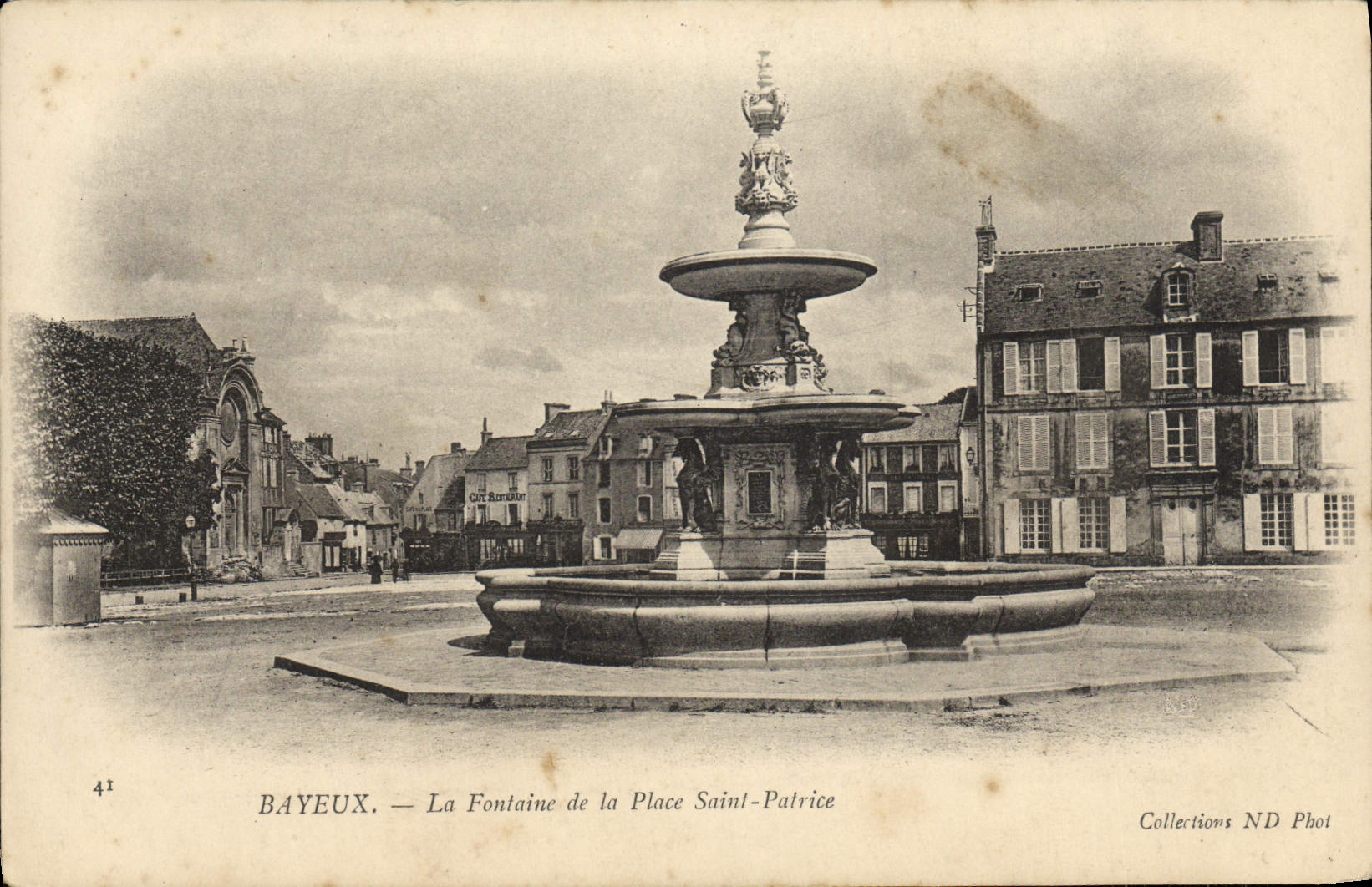 POSTAL Bayeux de la VENDIMIA la fuente del lugar Patrice Saint