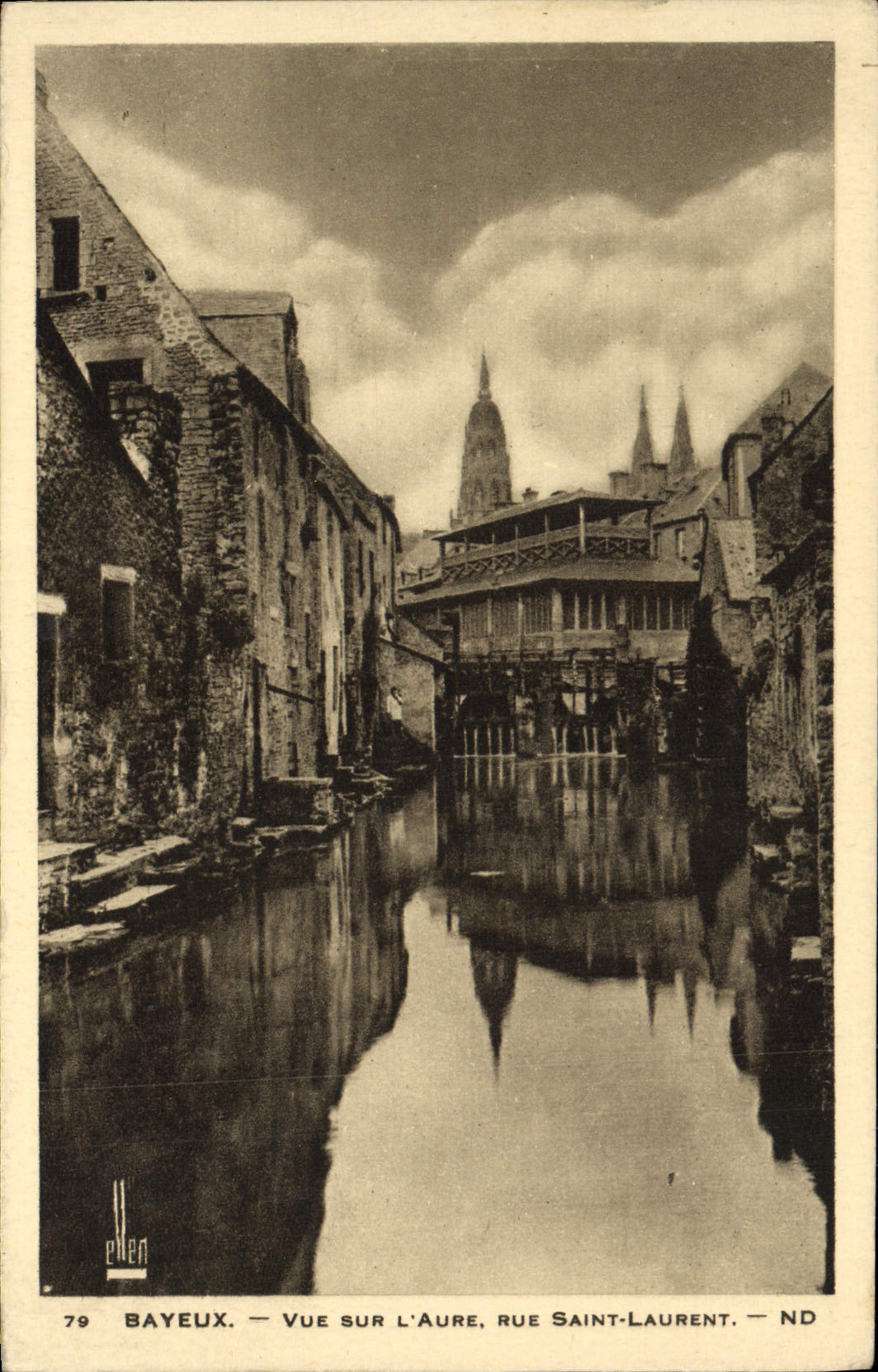 POSTAL Bayeux de la VENDIMIA vista en la calle Saint Laurent de Aure
