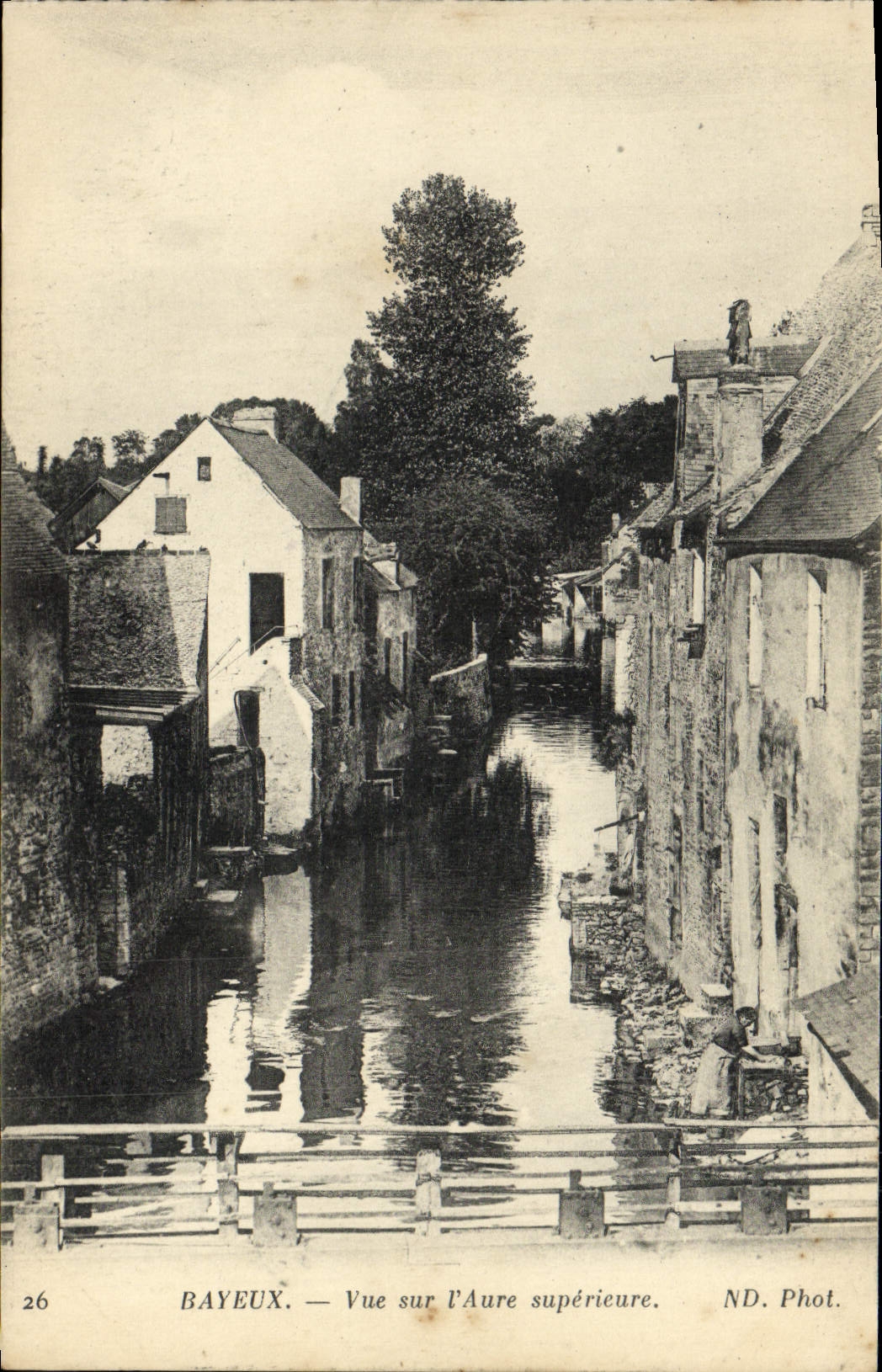 POSTAL Bayeux de la VENDIMIA vista en Aure más arriba