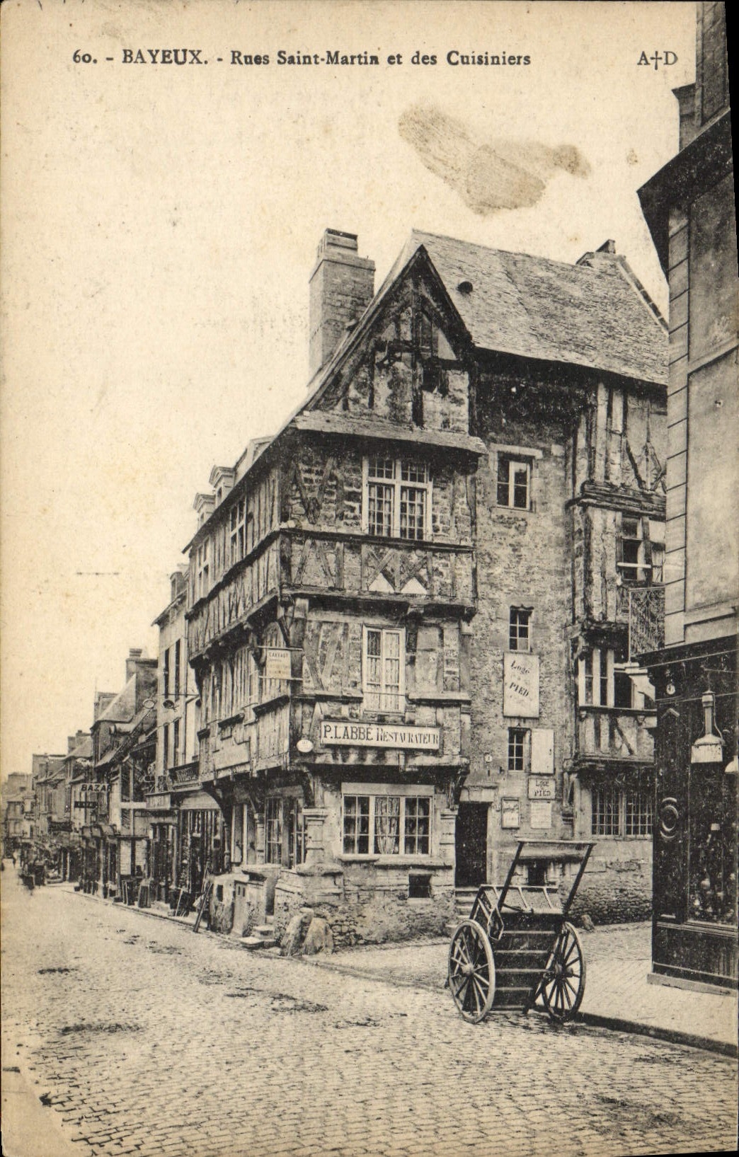CPA Bayeux Rue Saint Martin et des Cuisiniers