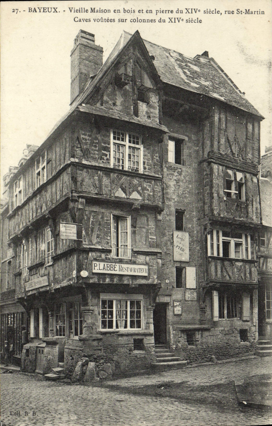 CPA Bayeux Vielle Maison Rue Saint Martin