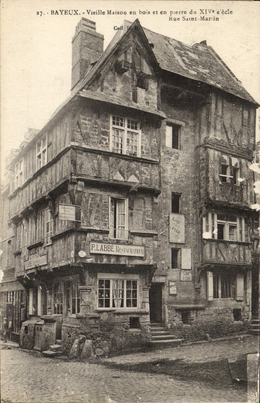 CPA Bayeux Vielle Maison Rue Saint Martin
