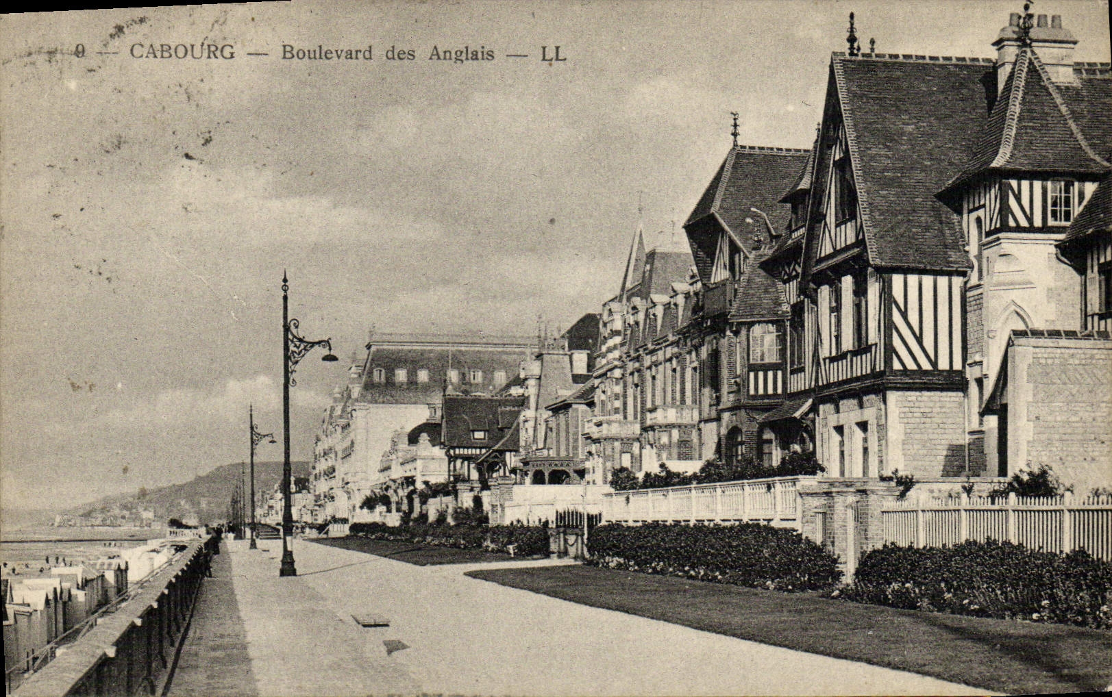 VINTAGE POSTCARD Cabourg Boulevard of the English
