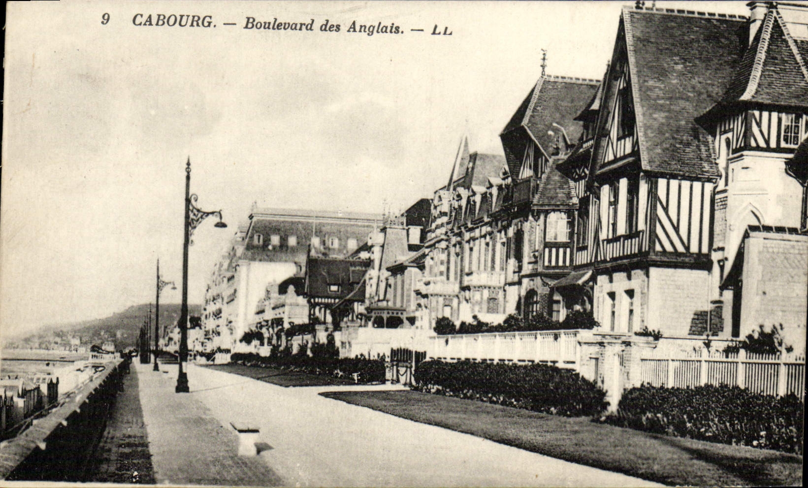 CPA Cabourg Boulevard des Anglais