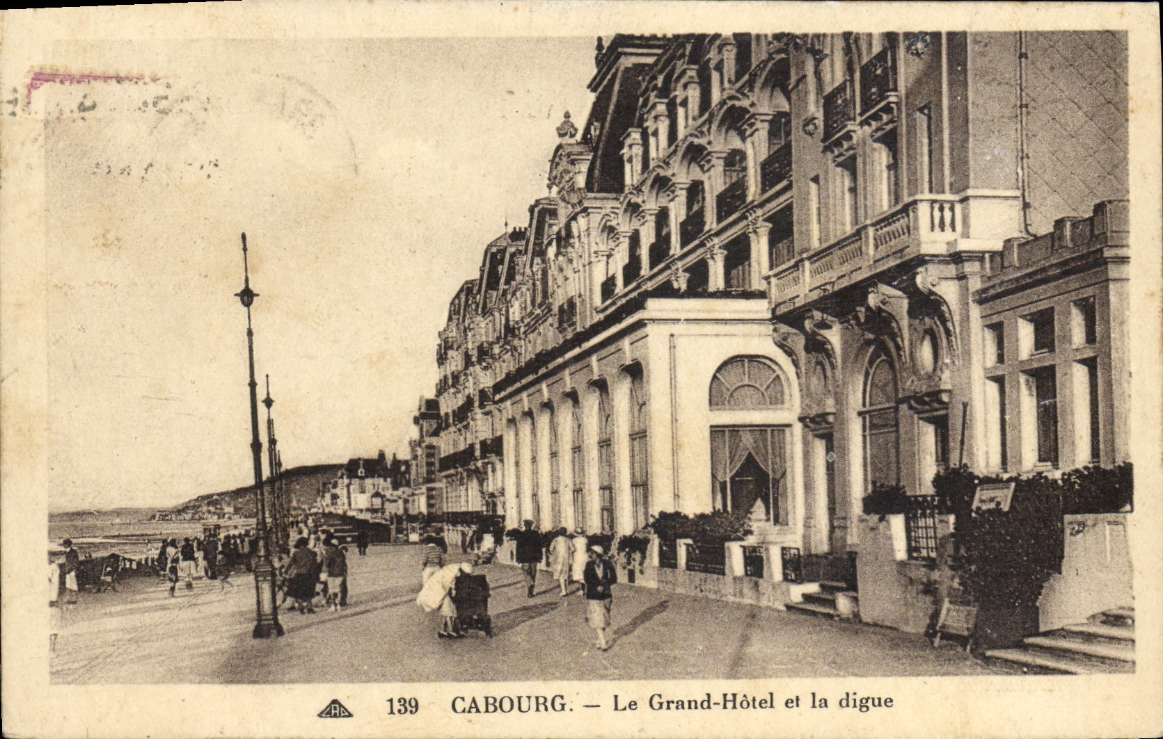 CPA Cabourg Le Grand Hotel et la Digue
