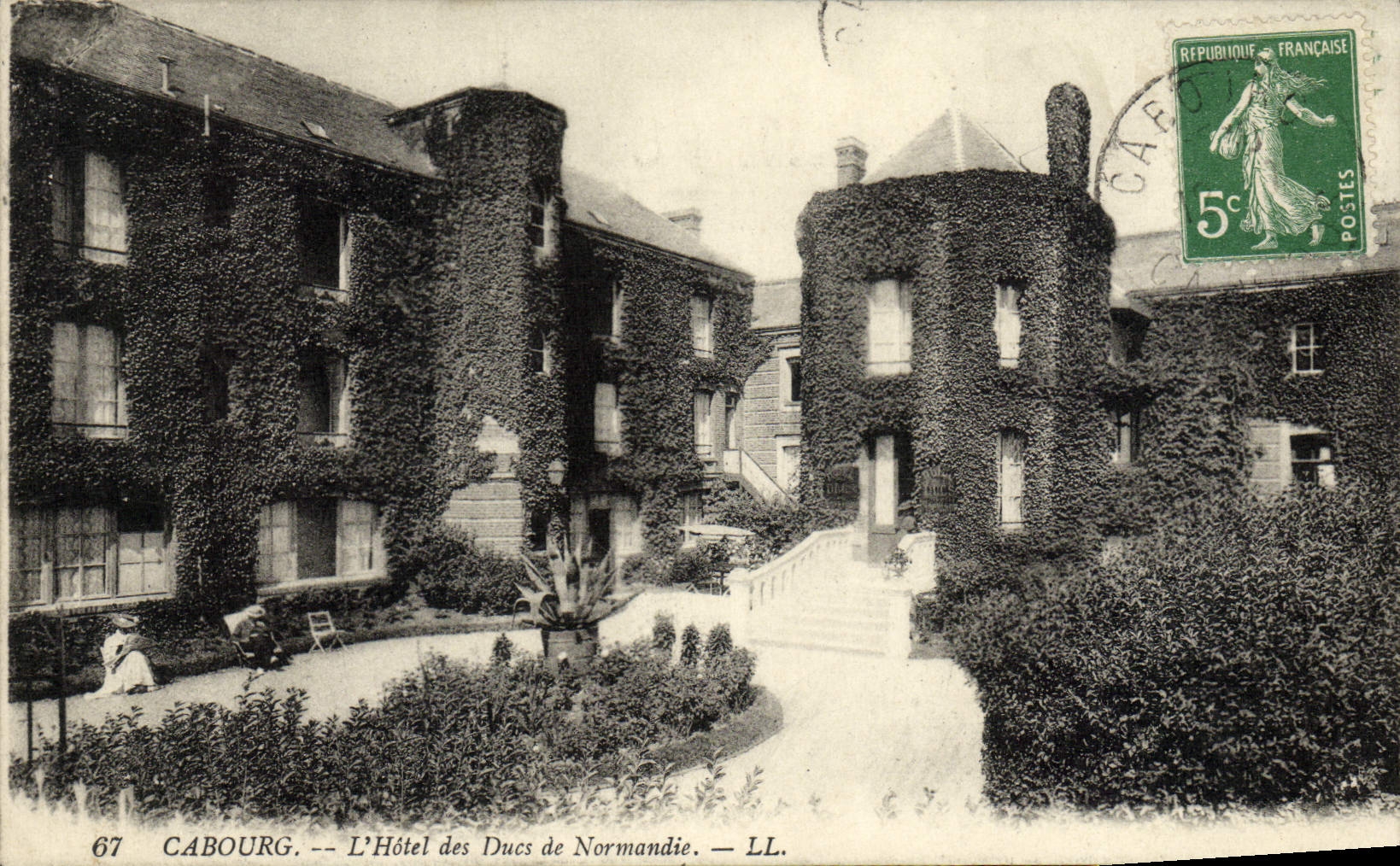 VINTAGE POSTCARD Cabourg the Hotel of the dukes of Normandy