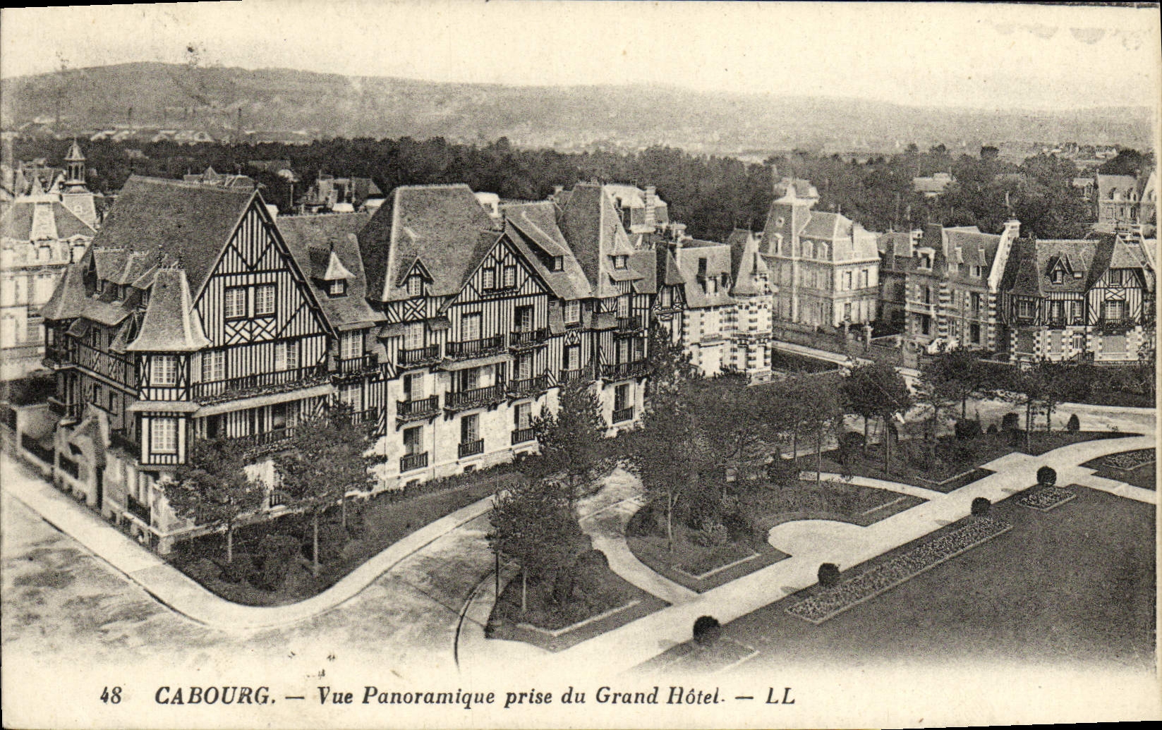CPA Cabourg Vue Panoramique Prise du Grand Hotel