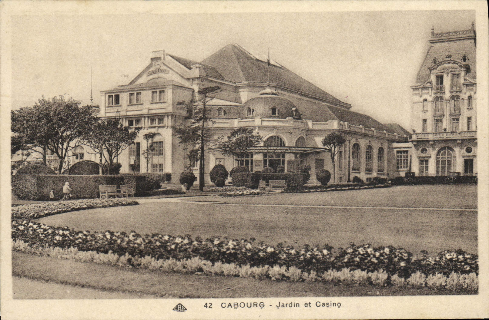 CPA Cabourg Jardins et Casino