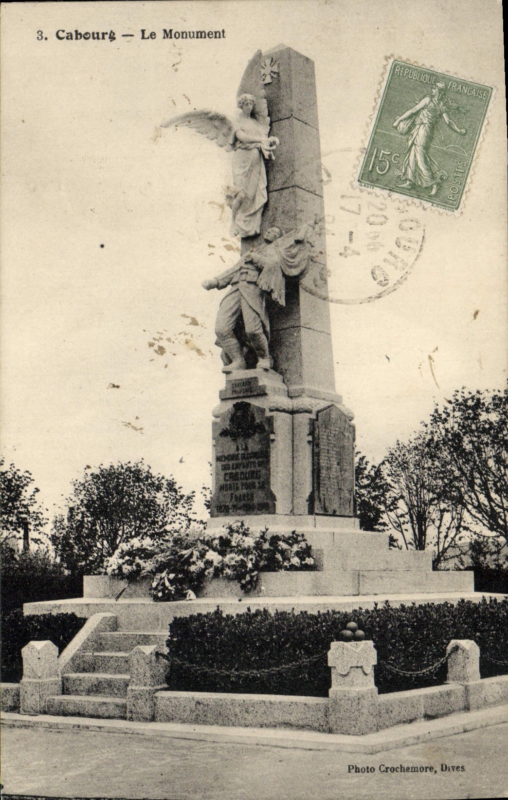 CPA Cabourg Le Monument 
