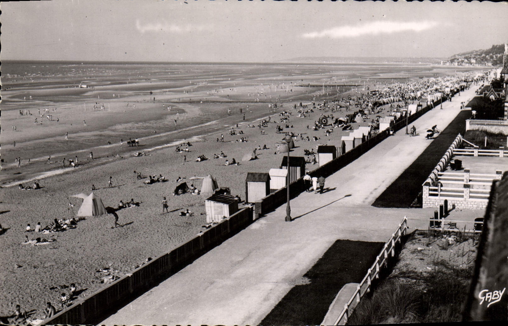 Opinión de Cabourg de la POSTAL de la VENDIMIA de la playa