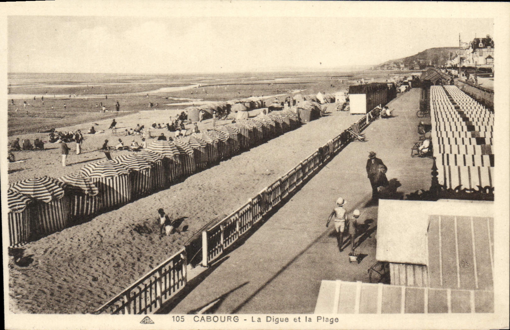POSTAL Cabourg de la VENDIMIA la playa la presa y la playa