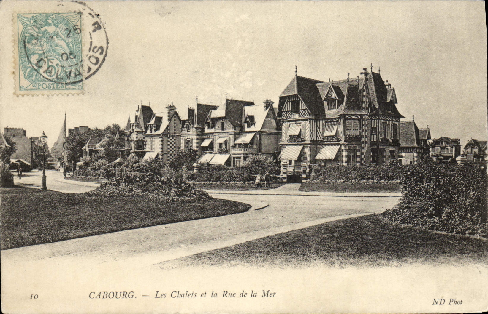 POSTAL Cabourg Chatels de la VENDIMIA y la calle del mar