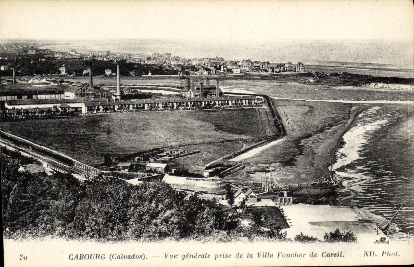 CPA Cabourg Vue Generale Prise de la Villa Foucher de Careil
