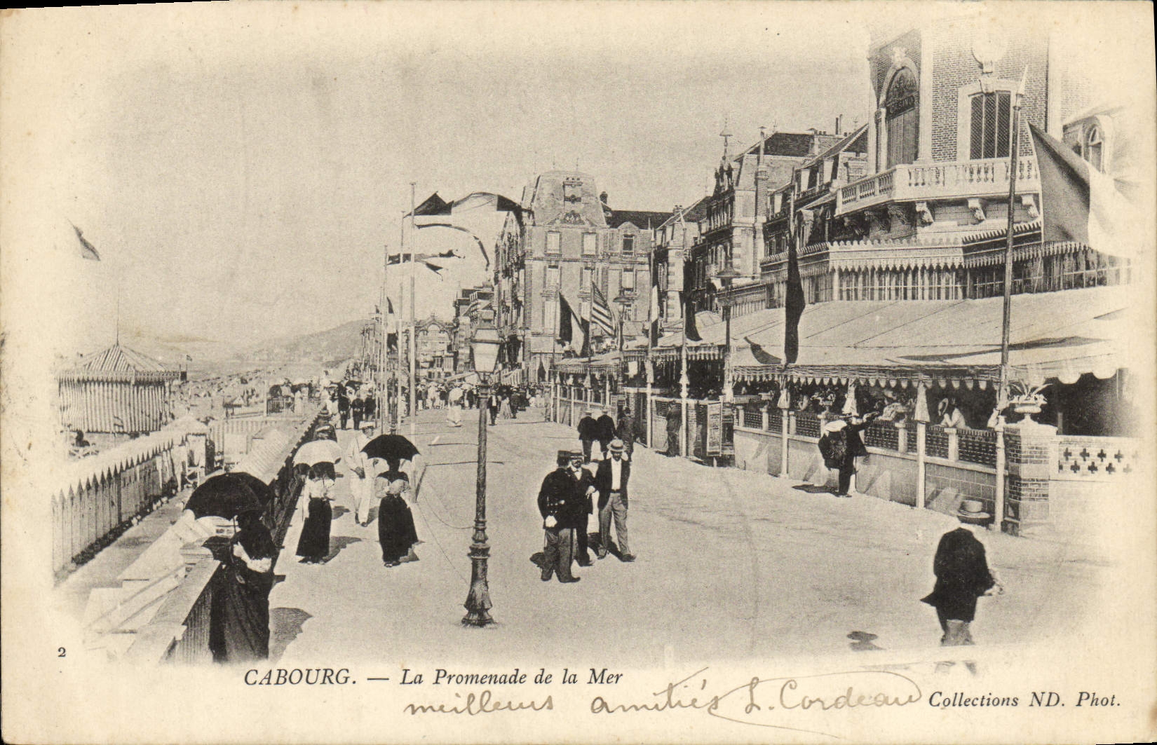 CPA Cabourg La Promenade de la Mer