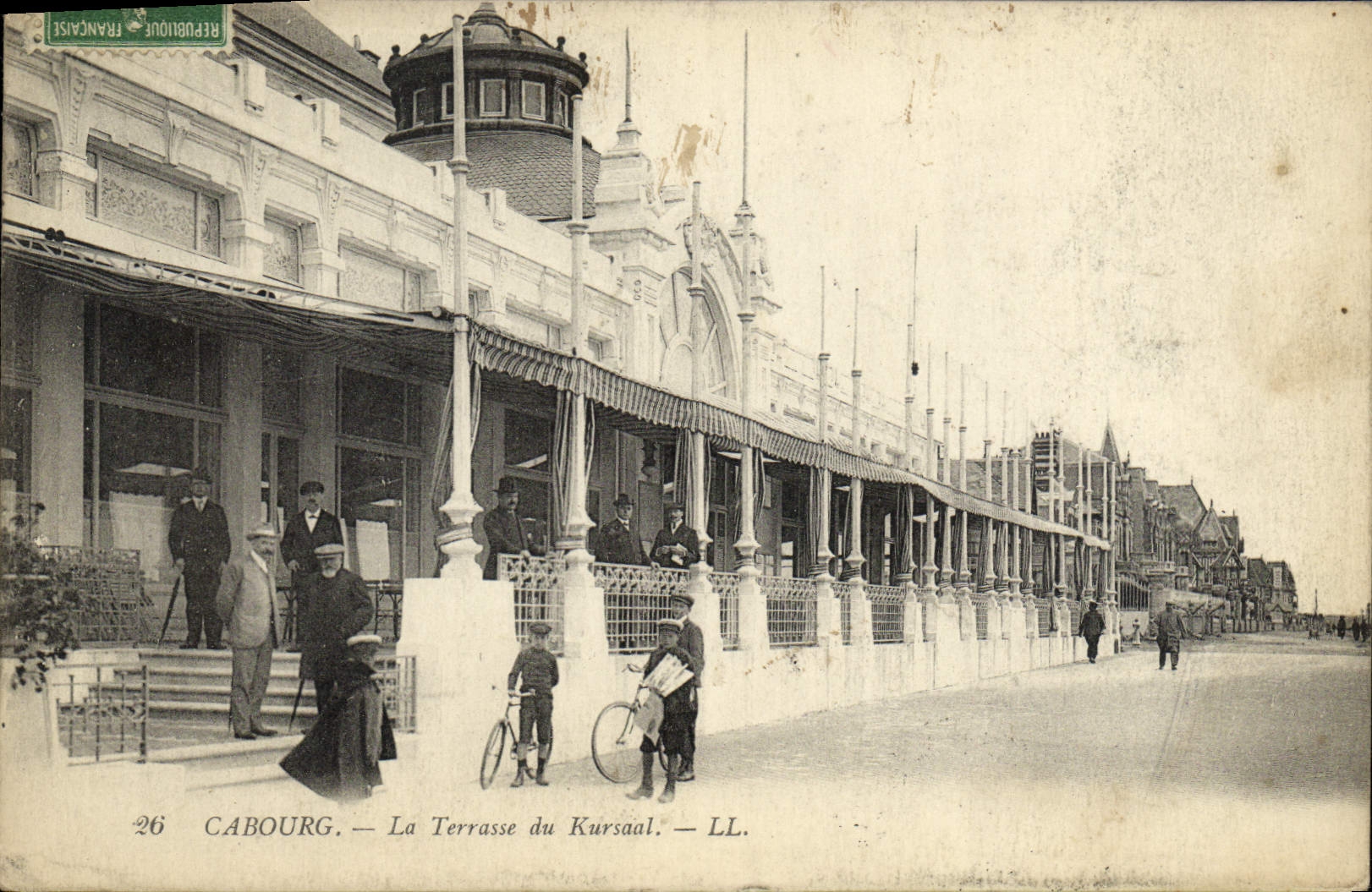 CPA Cabourg La Terrasse du Kursaal Velo Cycle