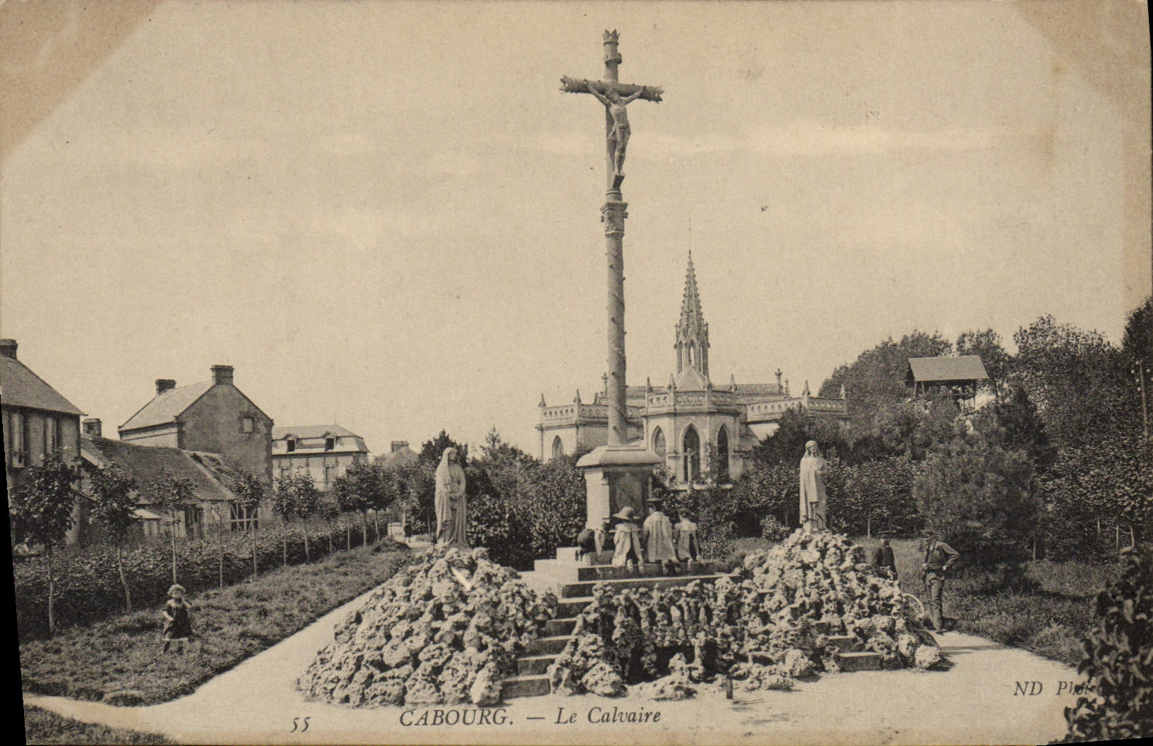 CPA Cabourg Le Calvaire Enfants