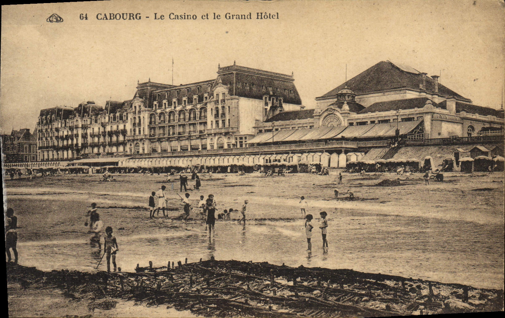 CPA Cabourg Le Casino et le Grand Hotel