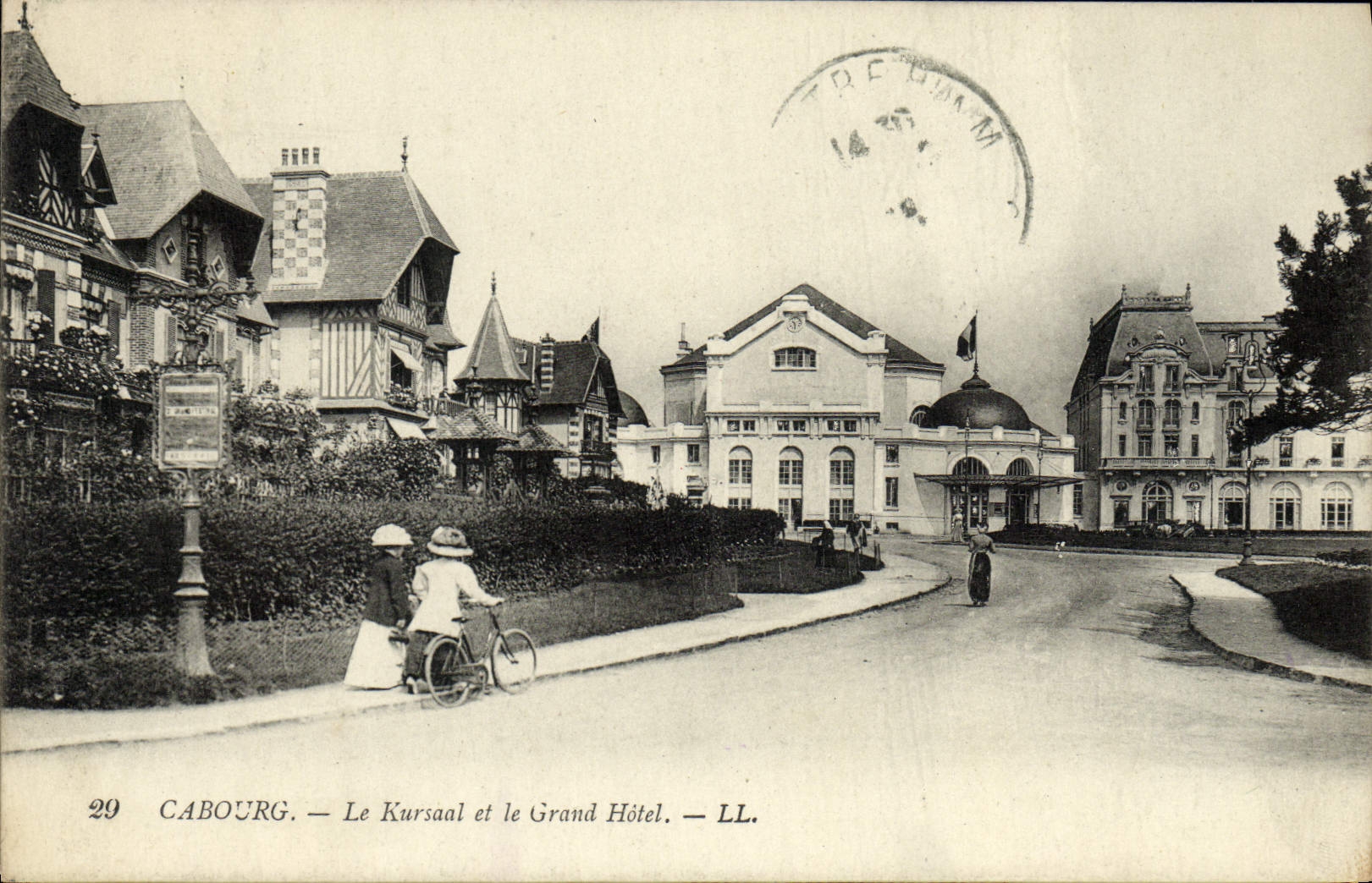 CPA Cabourg Le Kursaal et le grand hotel