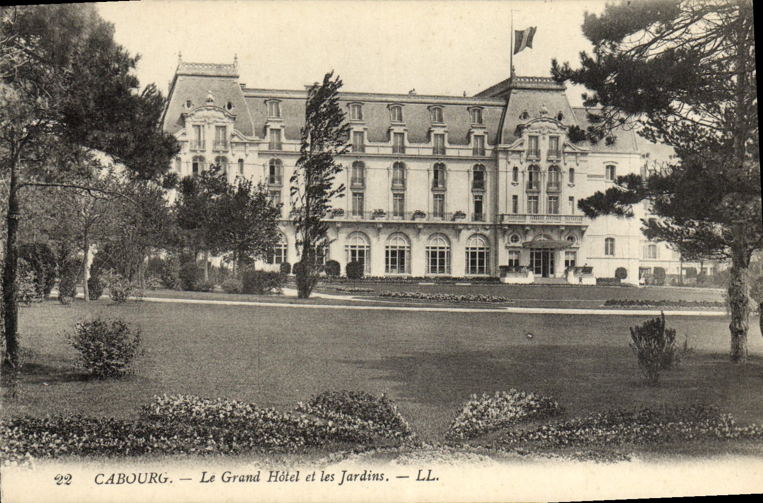 CPA Cabourg Le Grand Hotel et les Jardins