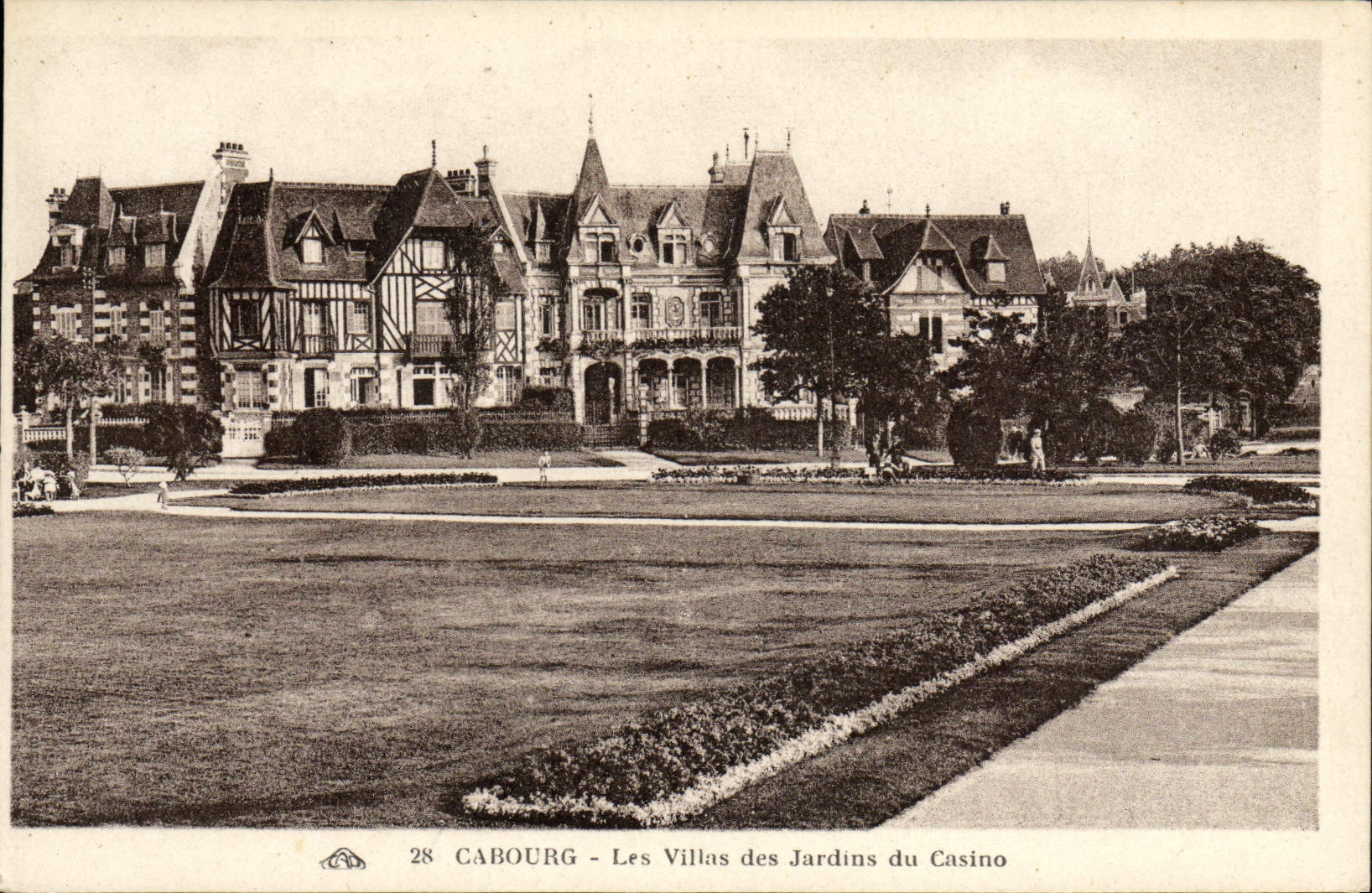 CPA Cabourg Les Villas des Jardins du Casino