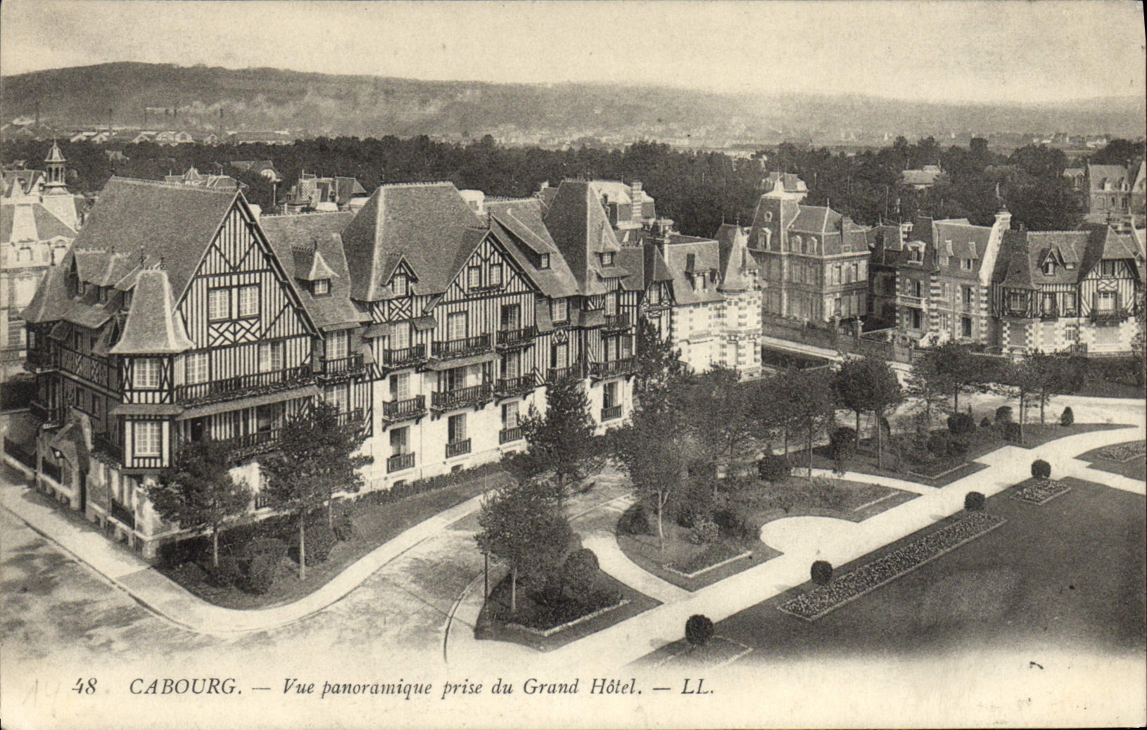 CPA Cabourg Vue Panoramique Prise du Grand Hotel
