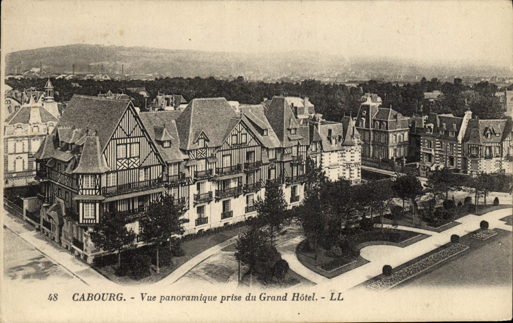 CPA Cabourg Vue Panoramique Prise du Grand Hotel