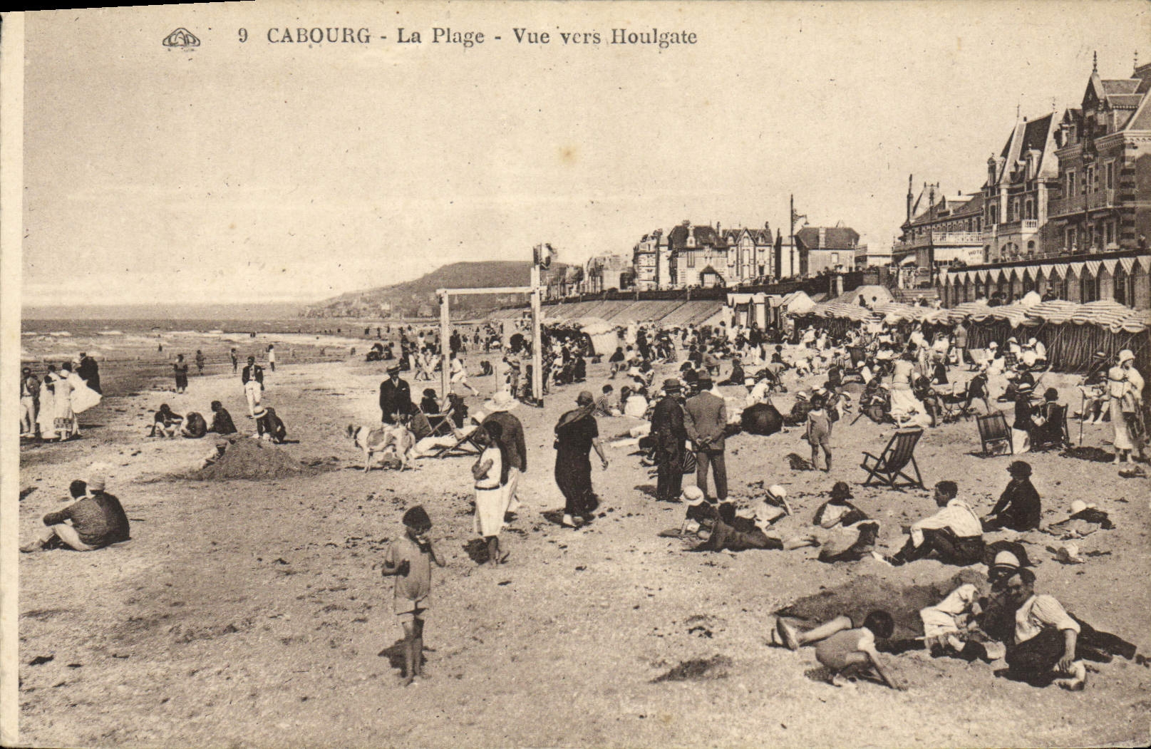 CPA Cabourg La Plage Vue Vers Houlgate