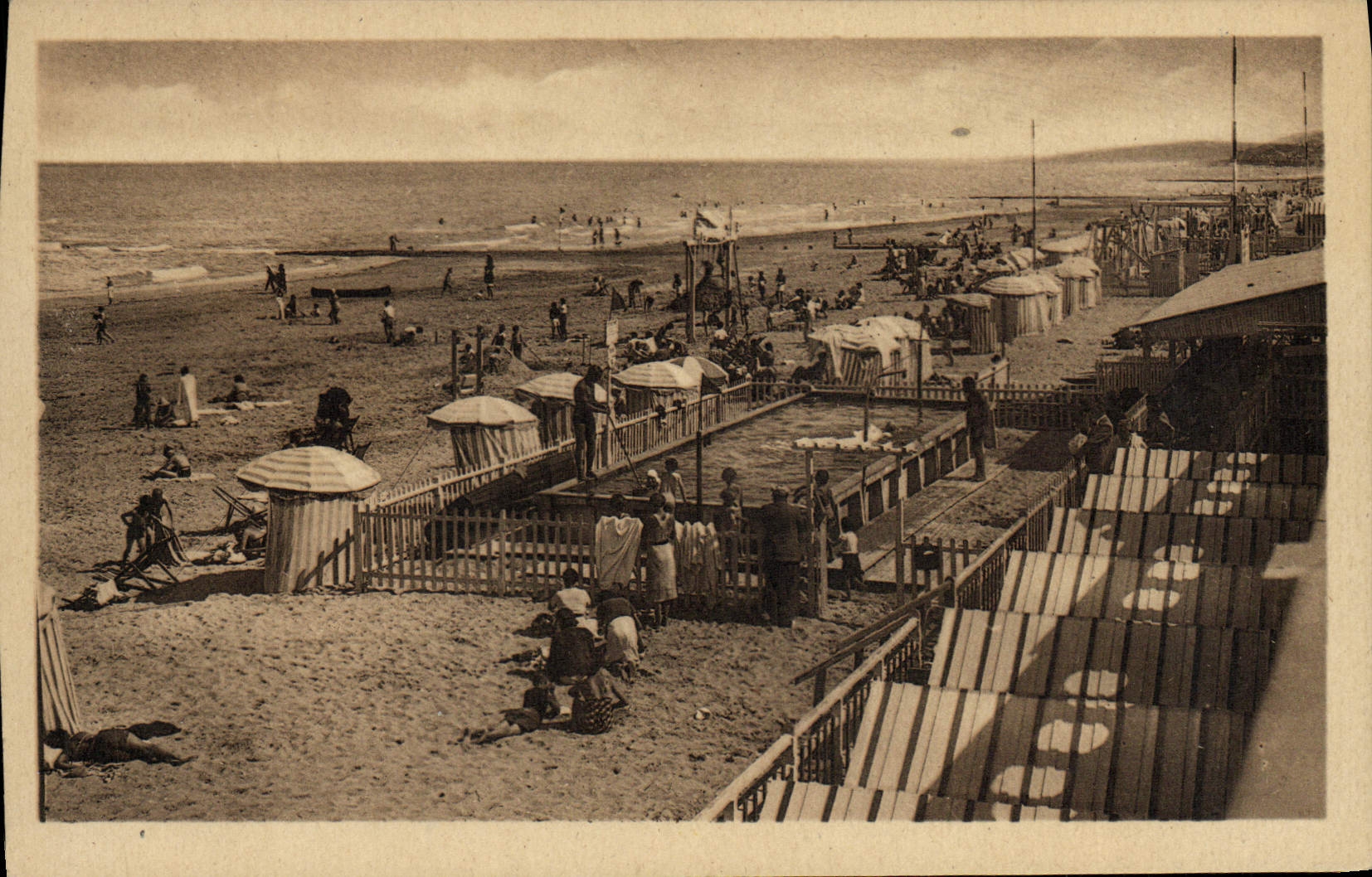 CPA Cabourg La Piscine
