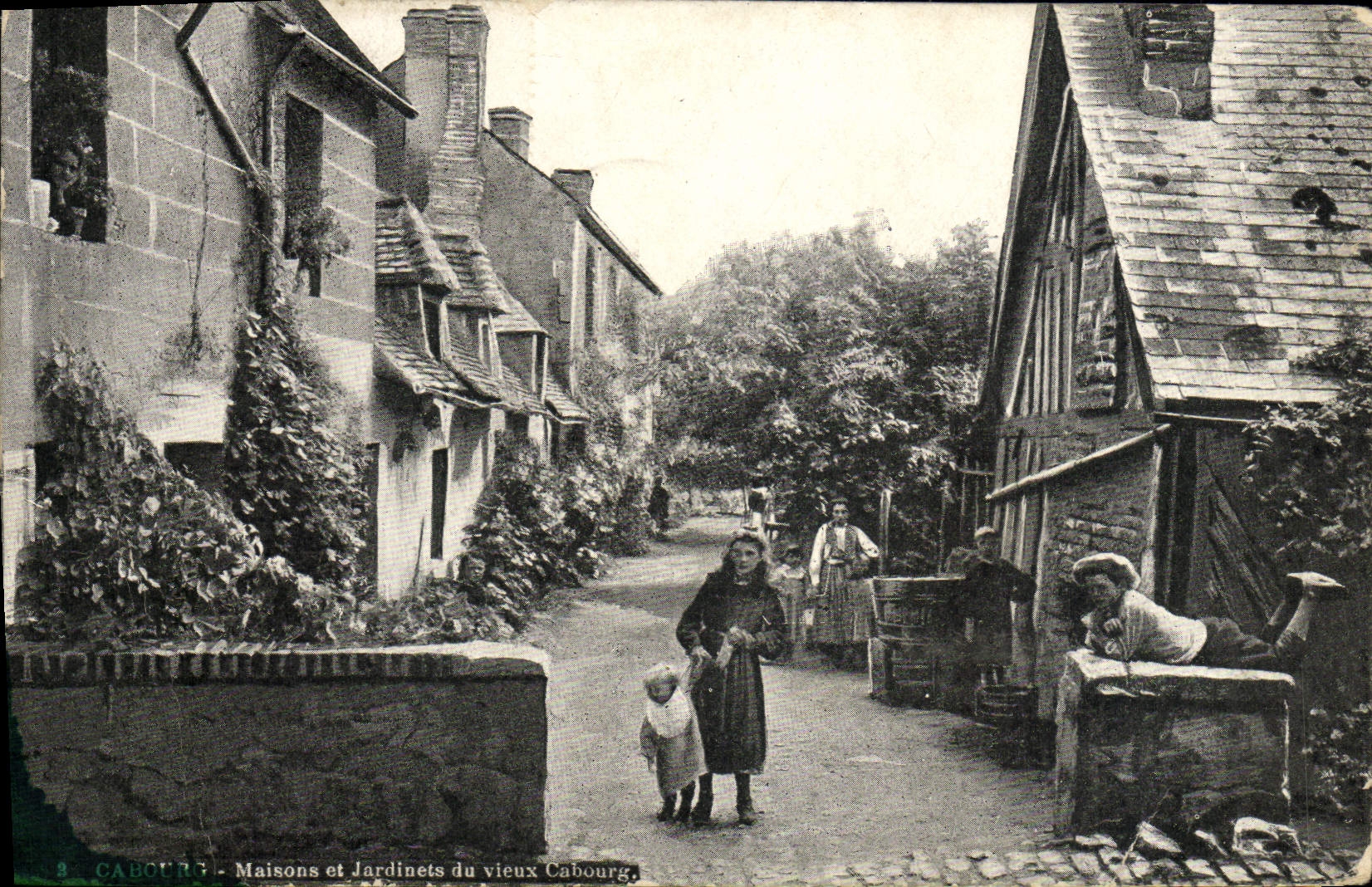CPA Cabourg Maisons et jardinets du vieux Cabourg